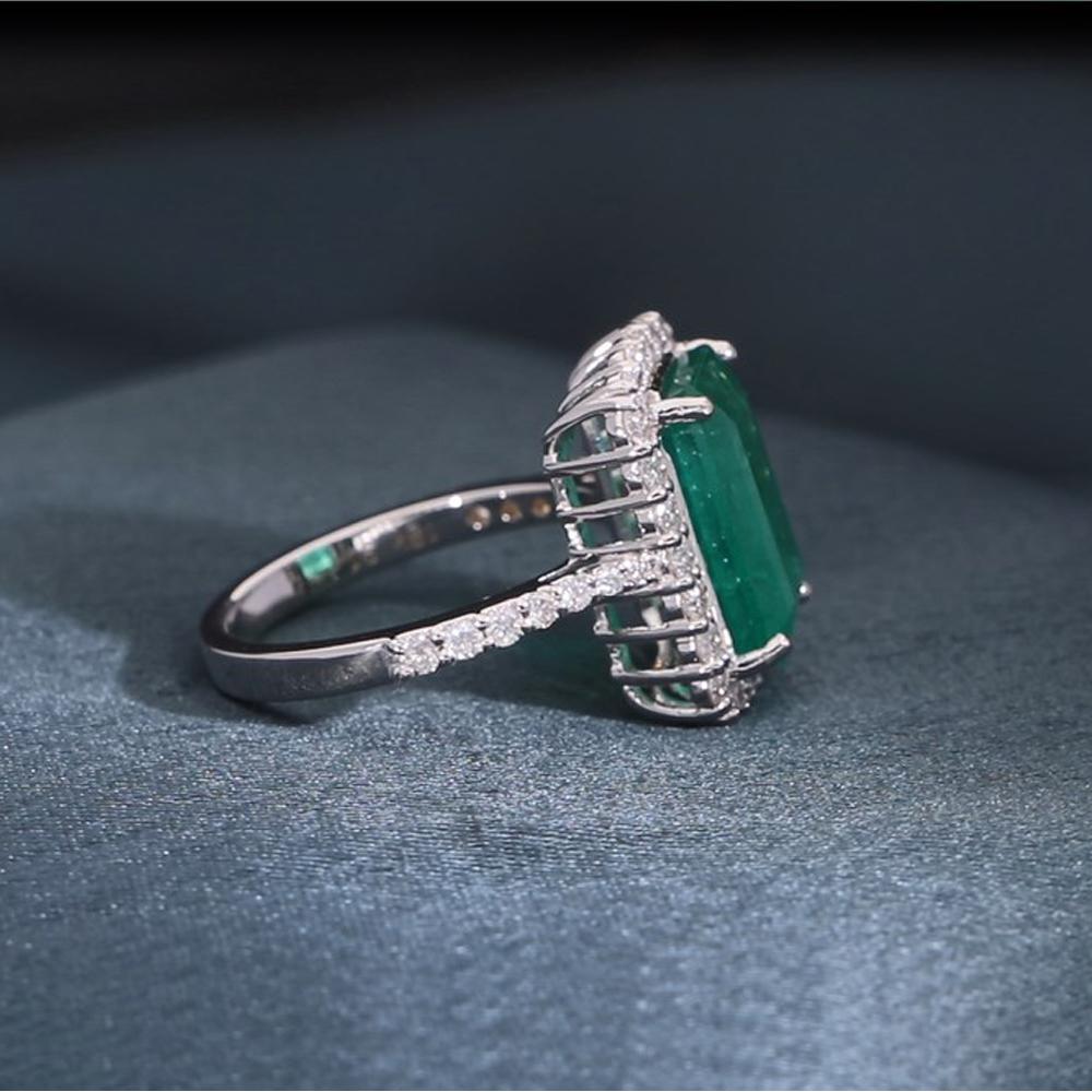 Im Angebot: 5,87TCW Sambia Smaragd Diamant Halo Verlobungsring 18k Weißgold Feine Juwelen () 8