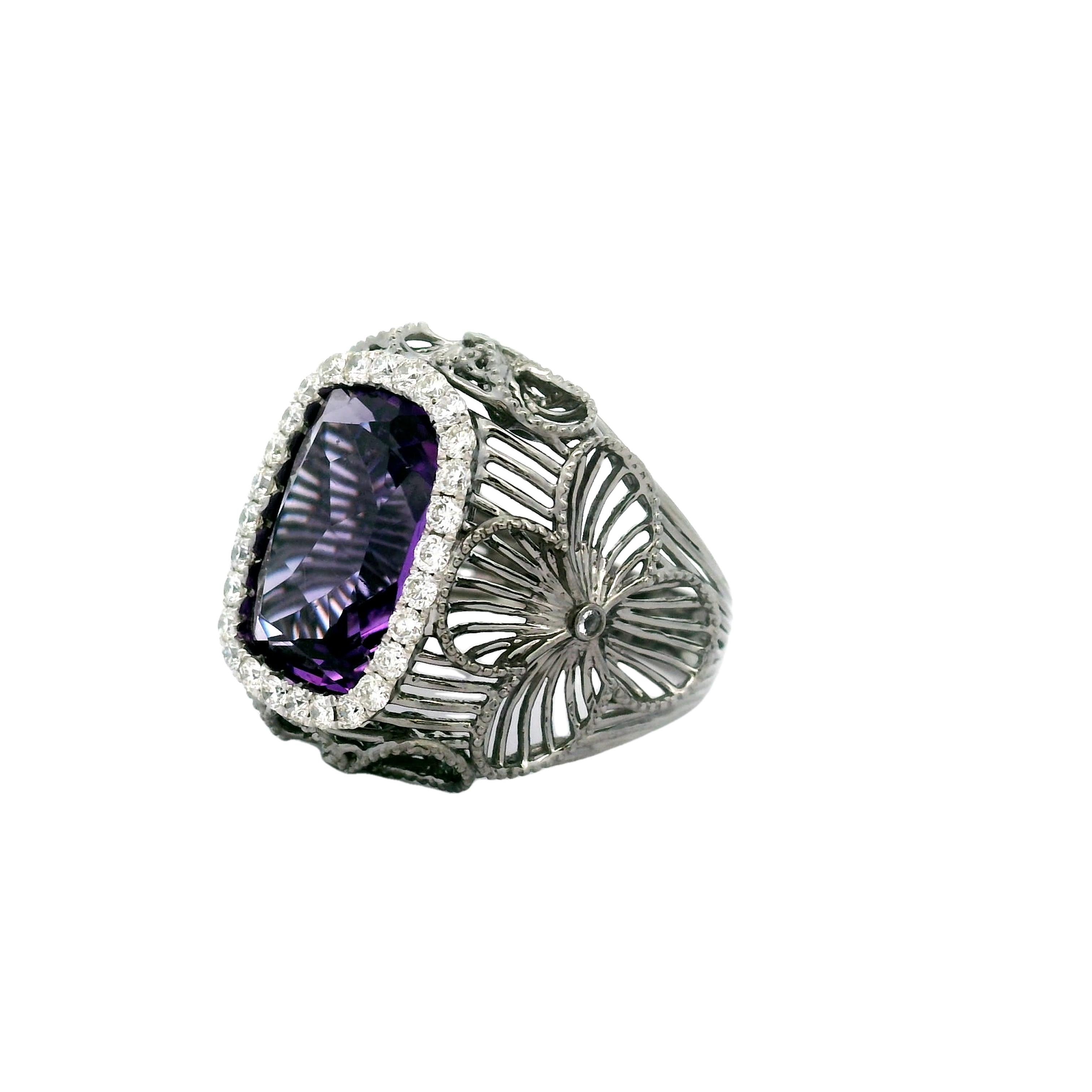 5,88 Karat Amethyst Aquamarin Diamant 18k Rhodium Gold Halo-Ring (Zeitgenössisch) im Angebot