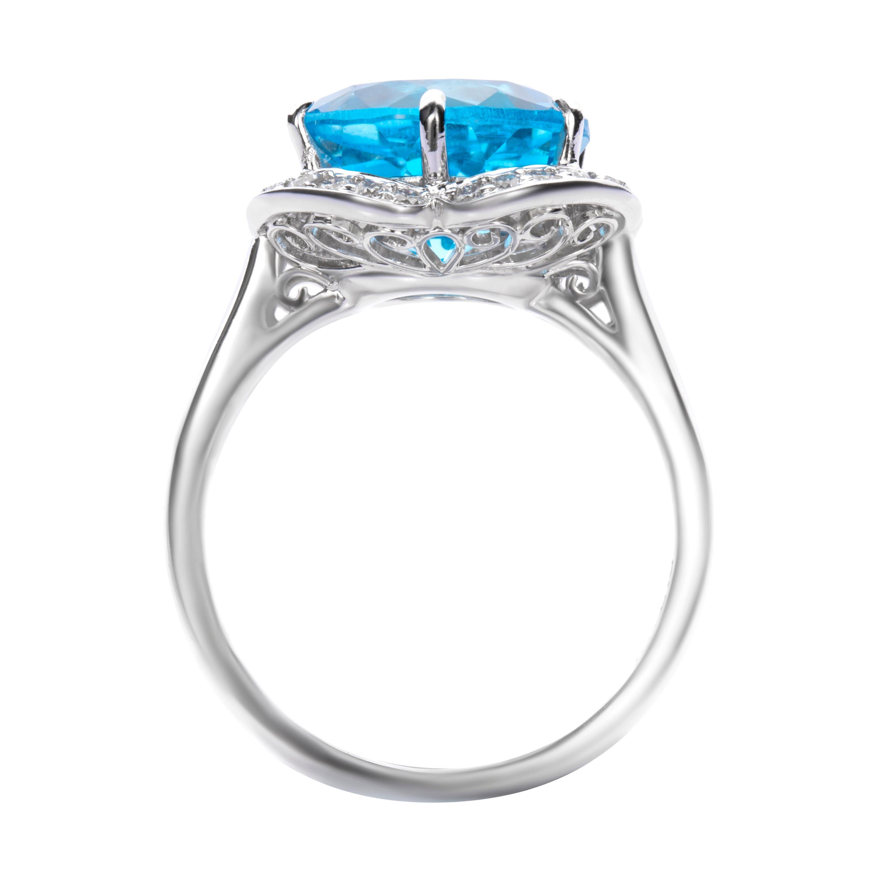 5.88 Carat Round Blue Topaz Diamond 18 Karat White Gold Cocktail Ring In New Condition For Sale In Hong Kong, Kowloon
