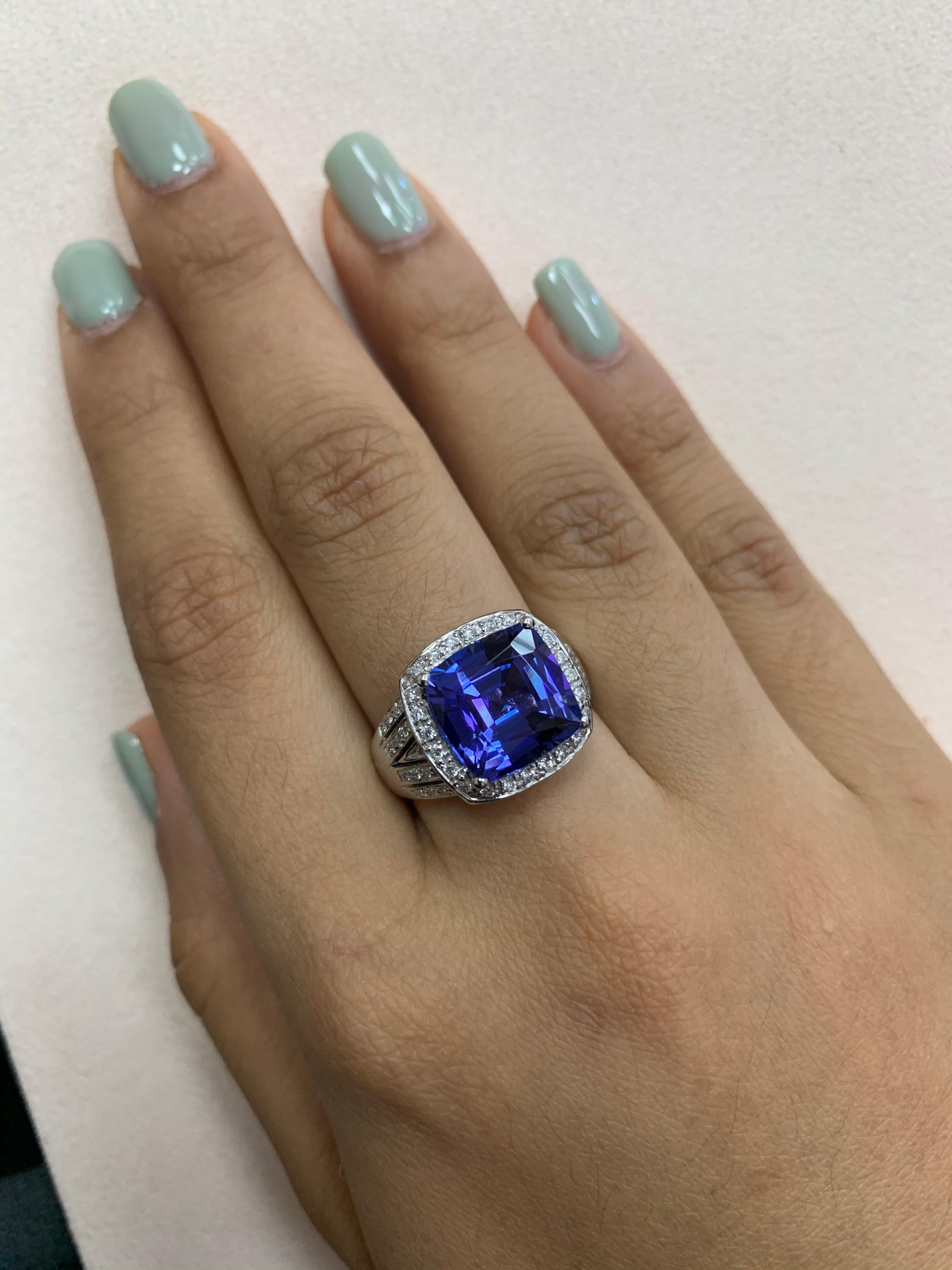 Contemporary 5.8 Carat Tanzanite and White Diamond Ring in 18 Karat White Gold For Sale