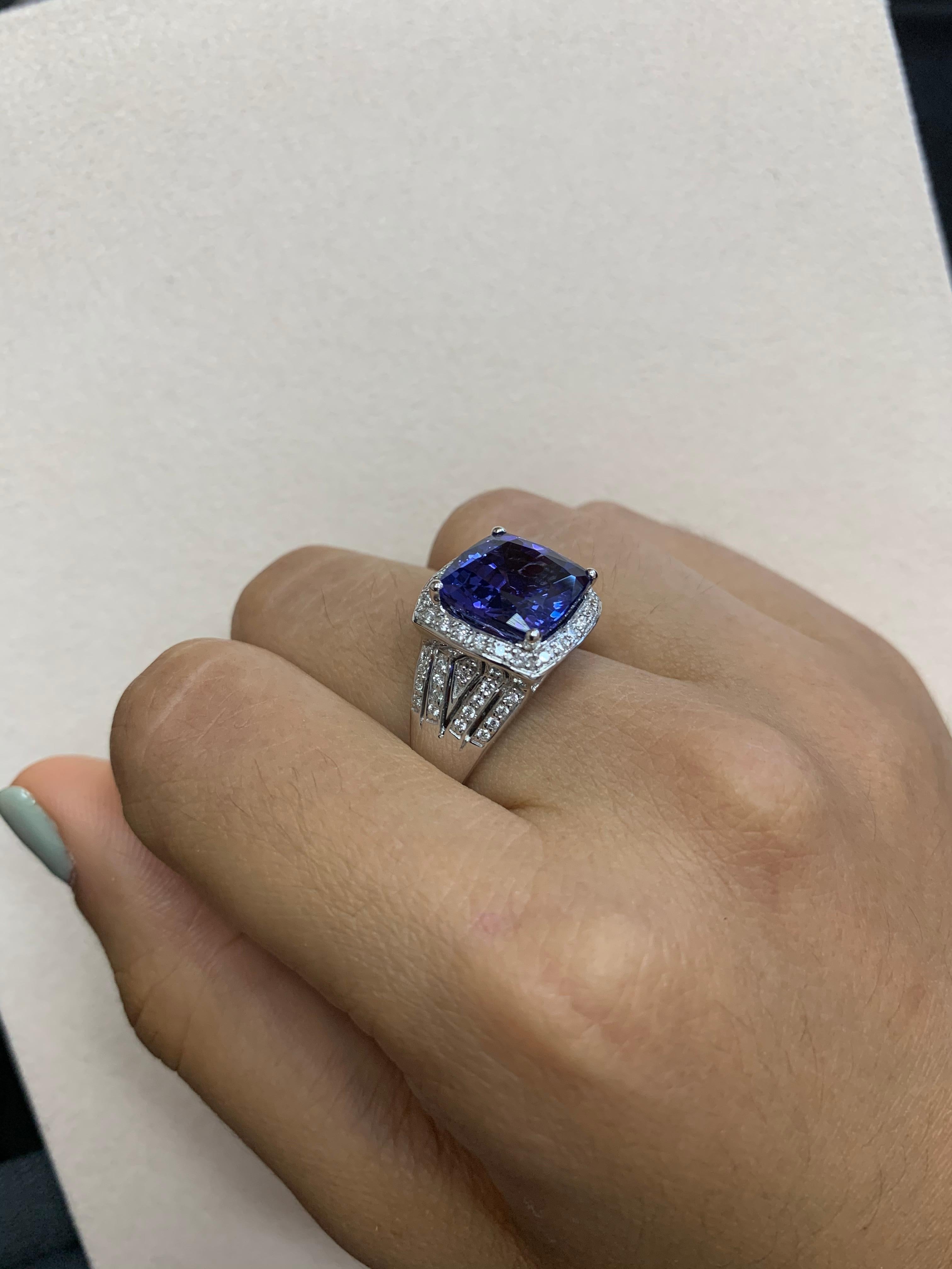 5.8 Carat Tanzanite and White Diamond Ring in 18 Karat White Gold In New Condition For Sale In Hong Kong, HK