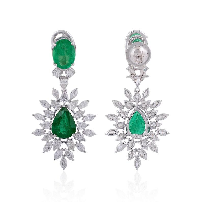 Modern 5.88 Carats Emerald 3.45 Carats Diamond 14 Karat Gold Chandelier Earrings For Sale