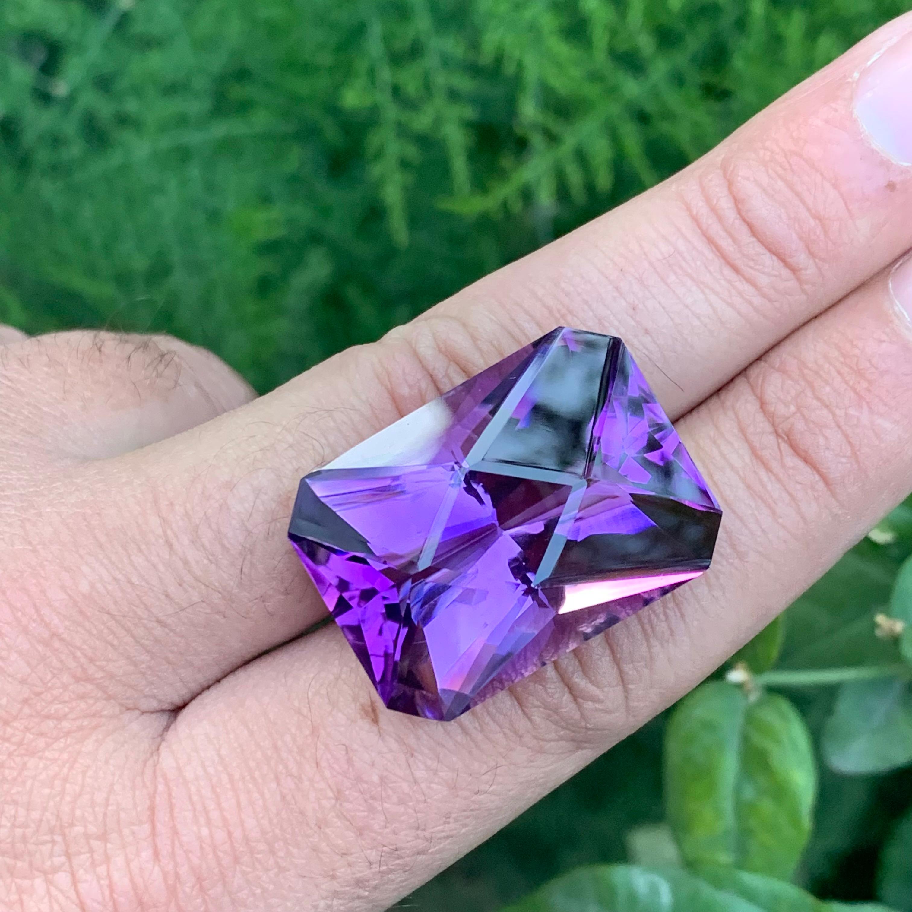 58,80 Karat Natürlicher loser Amethyst Scherenschliff Edelstein im Angebot 4