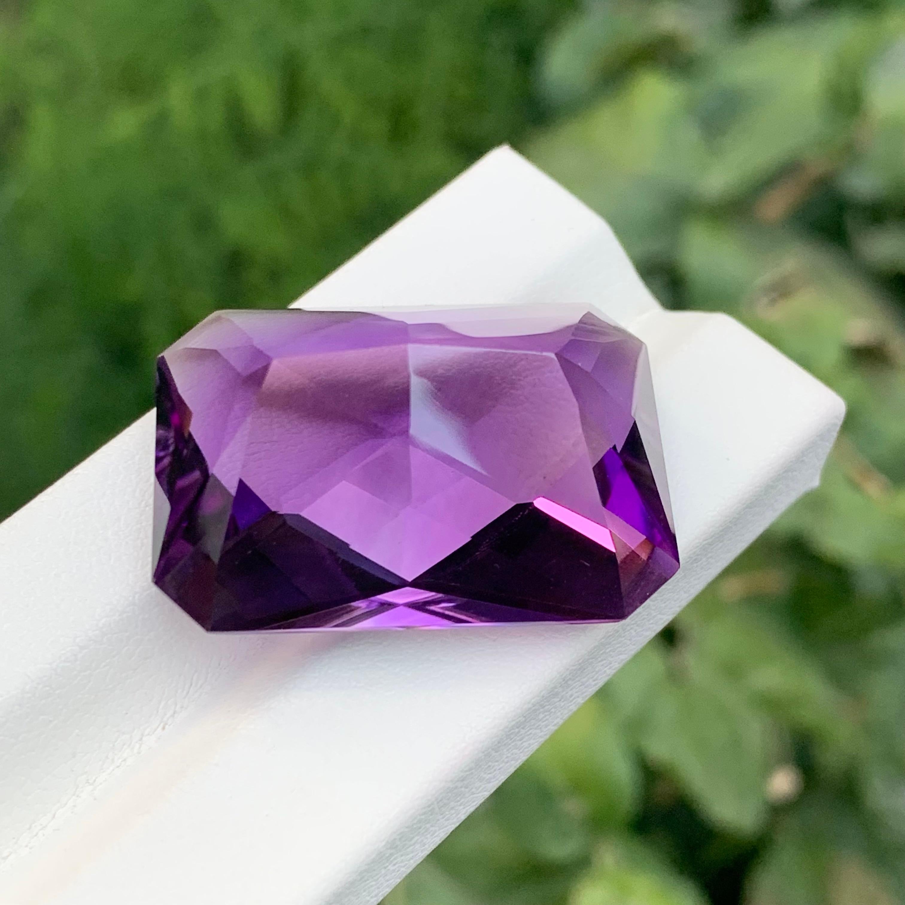 58,80 Karat Natürlicher loser Amethyst Scherenschliff Edelstein im Angebot 1