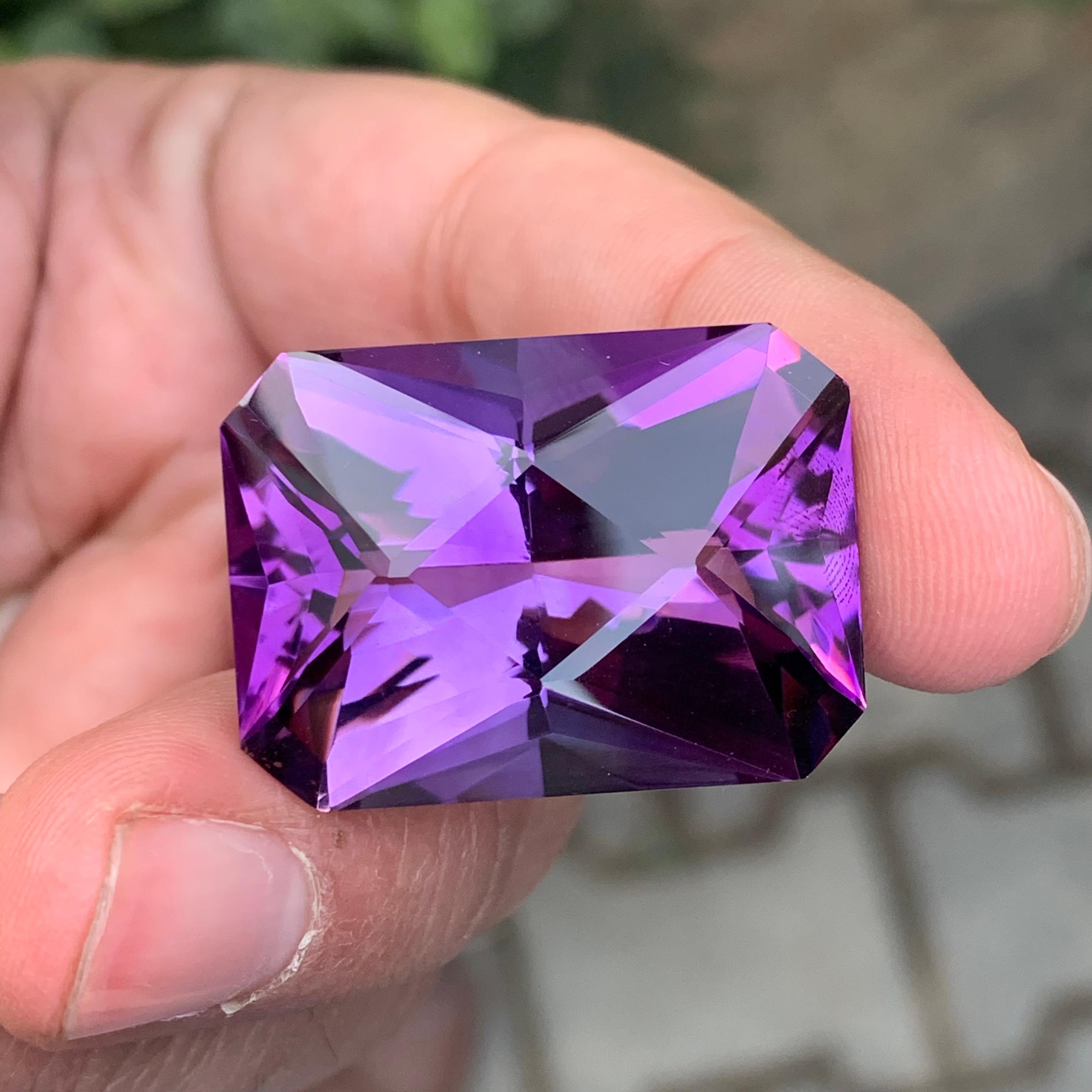 58,80 Karat Natürlicher loser Amethyst Scherenschliff Edelstein im Angebot 3