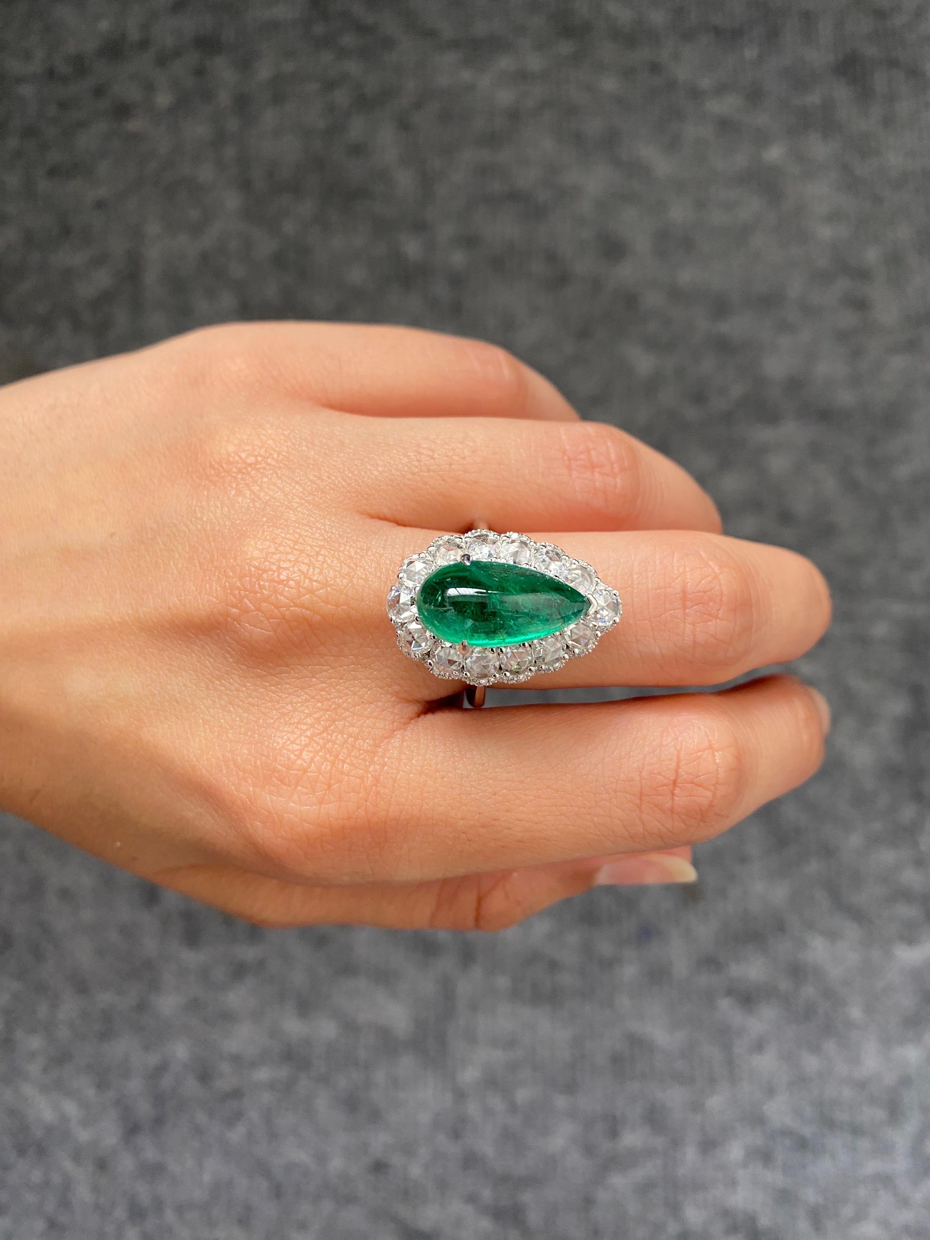 5.89 Carat Cabochon Pear Shape Emerald and Diamond 18K Gold Ring For Sale 1