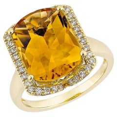 Bague fantaisie en or jaune 18 carats avec citrine de 5,89 carats et diamant blanc.