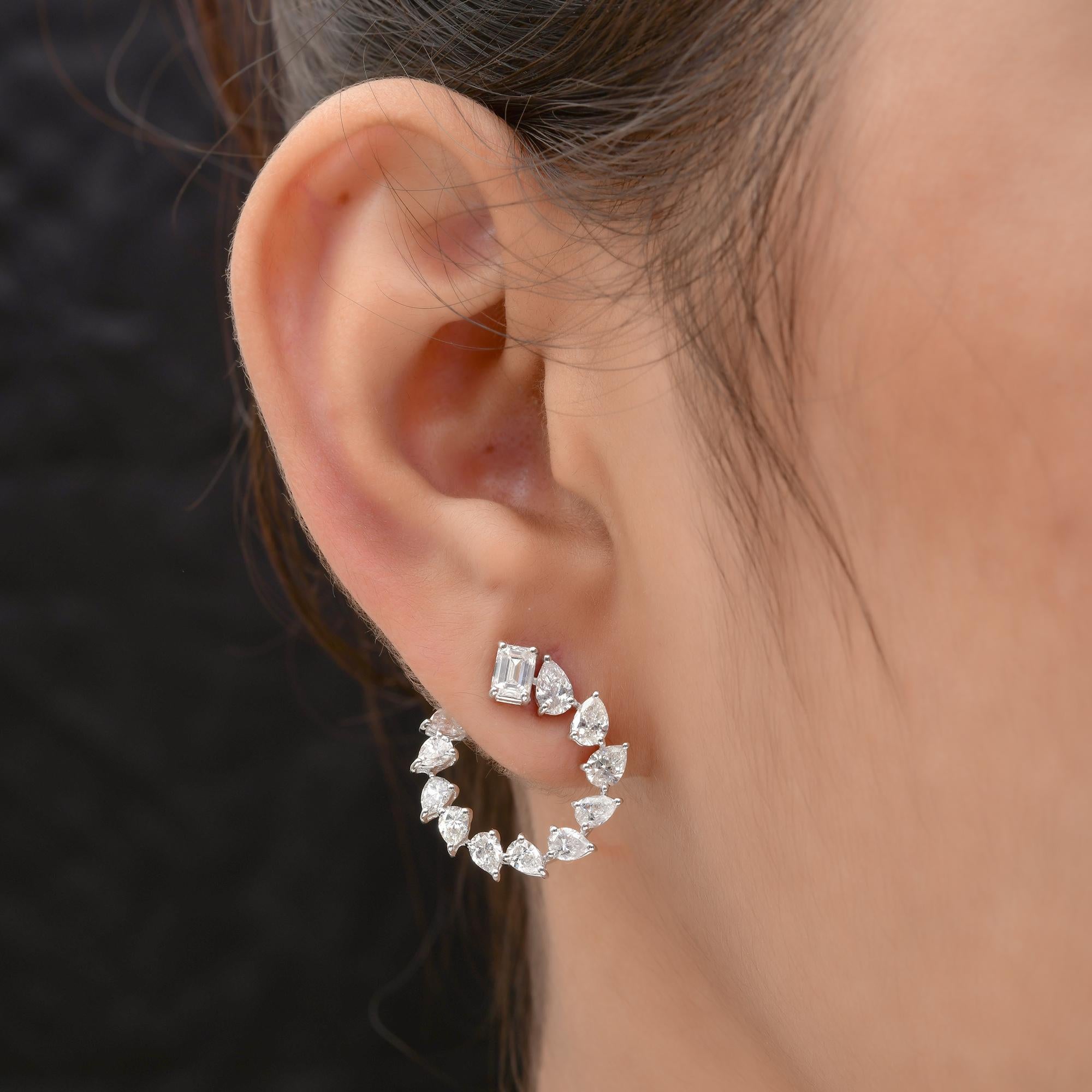 3.68 Carat SI/H Pear Emerald Cut Diamond Earrings 18 Karat White Gold Jewelry In New Condition For Sale In Diera, Dubai