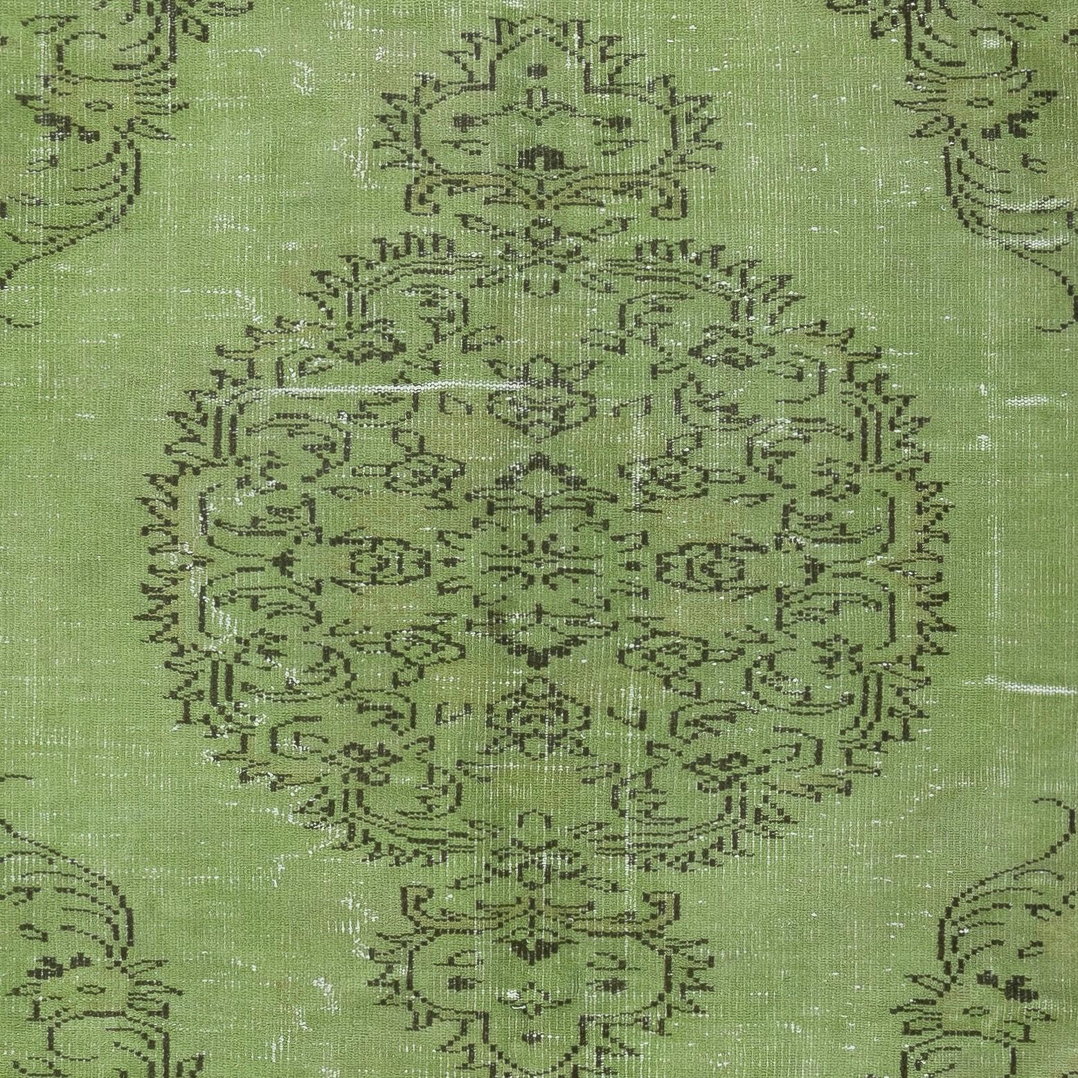 5.8x10 Ft Handgefertigter türkischer Teppich im Vintage-Stil, überzogen in Grün für moderne Inneneinrichtung (Handgeknüpft) im Angebot