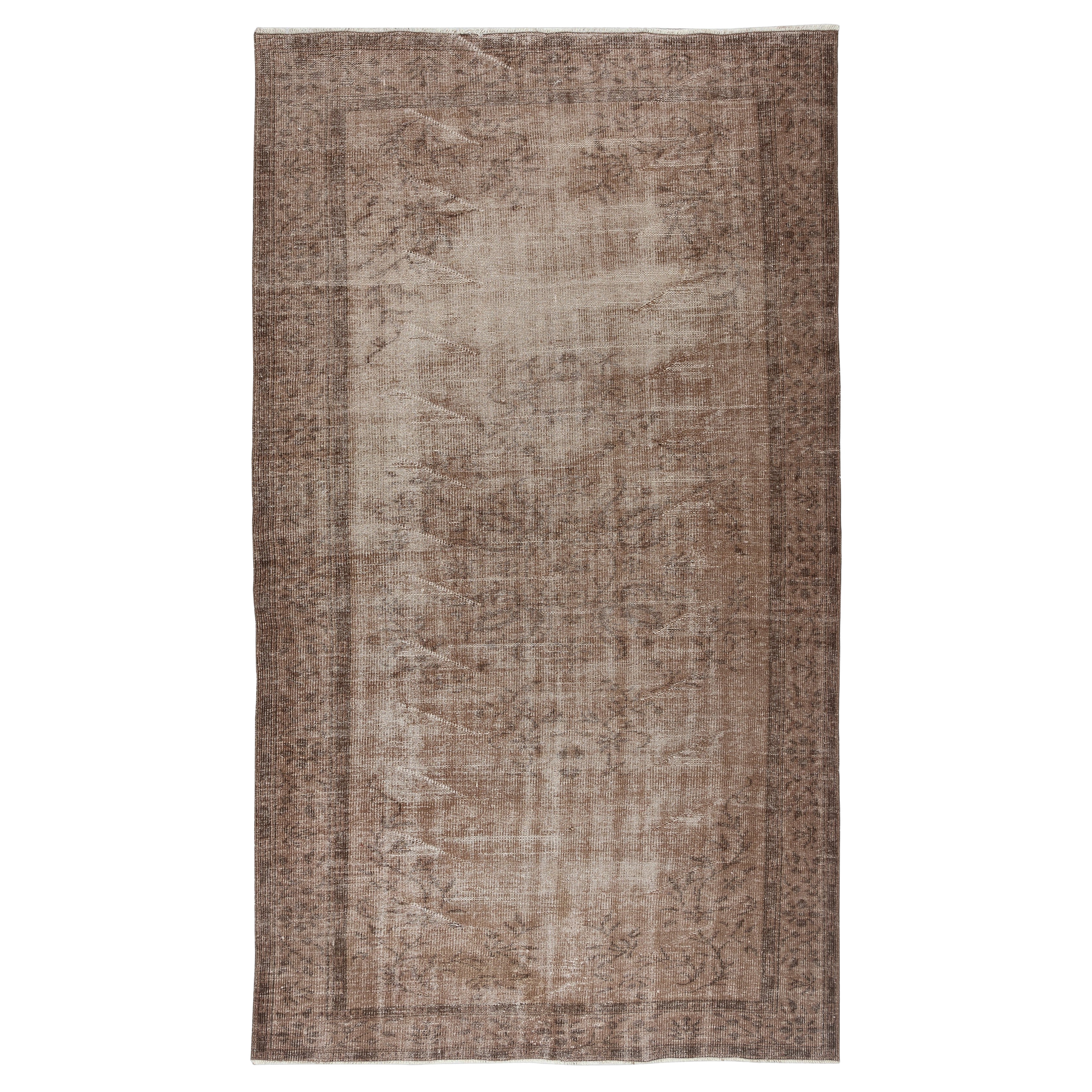 Tappeto turco vintage fatto a mano con sovratintura in marrone per interni moderni