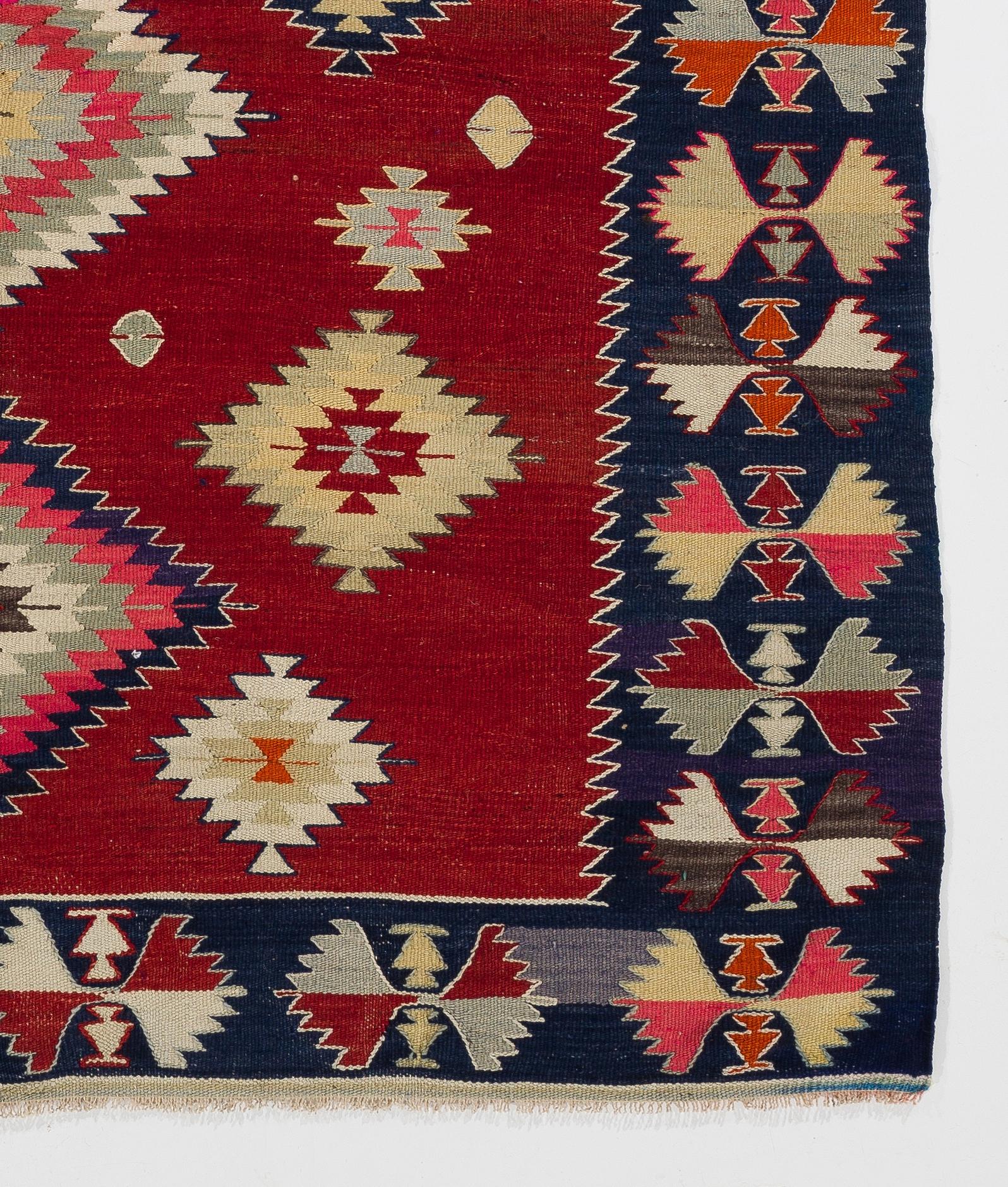 20ième siècle 5.8x6.8 Ft Vintage Anatolian Kilim Rug in Red with Geometric Design, 100% Wool en vente