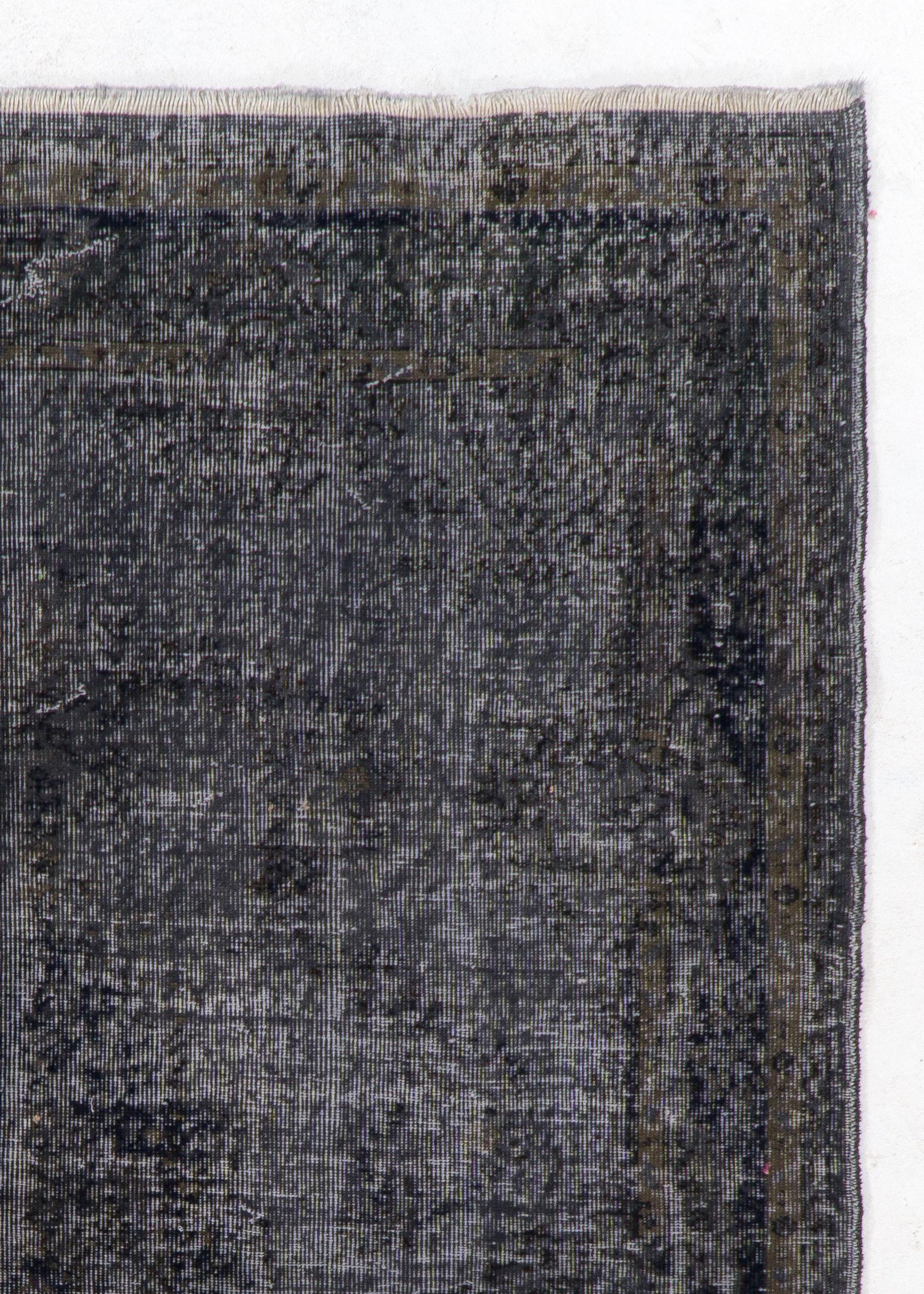 5.8x8 Fuß Moderner handgefertigter Teppich in Dunkelgrau. Contemporary Turkish Carpet (Türkisch) im Angebot