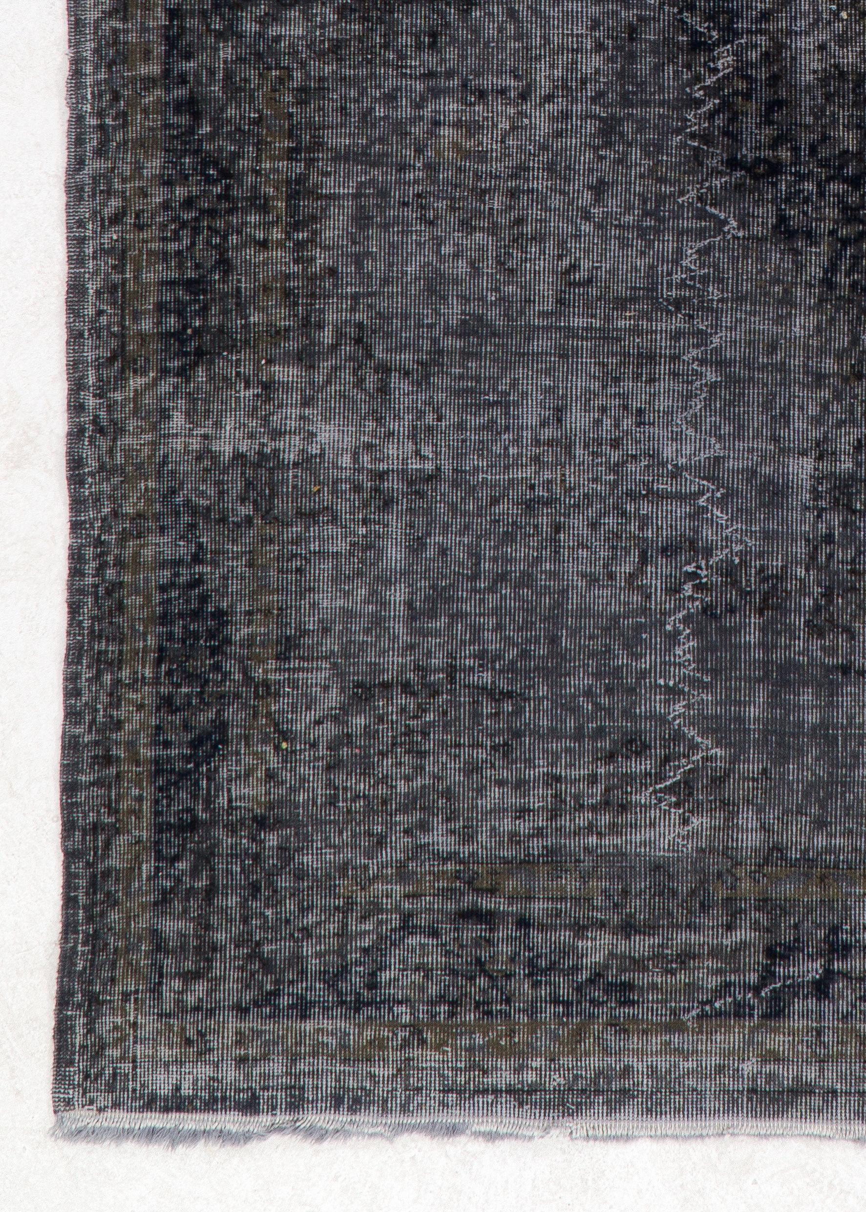 5.8x8 Fuß Moderner handgefertigter Teppich in Dunkelgrau. Contemporary Turkish Carpet (Handgewebt) im Angebot