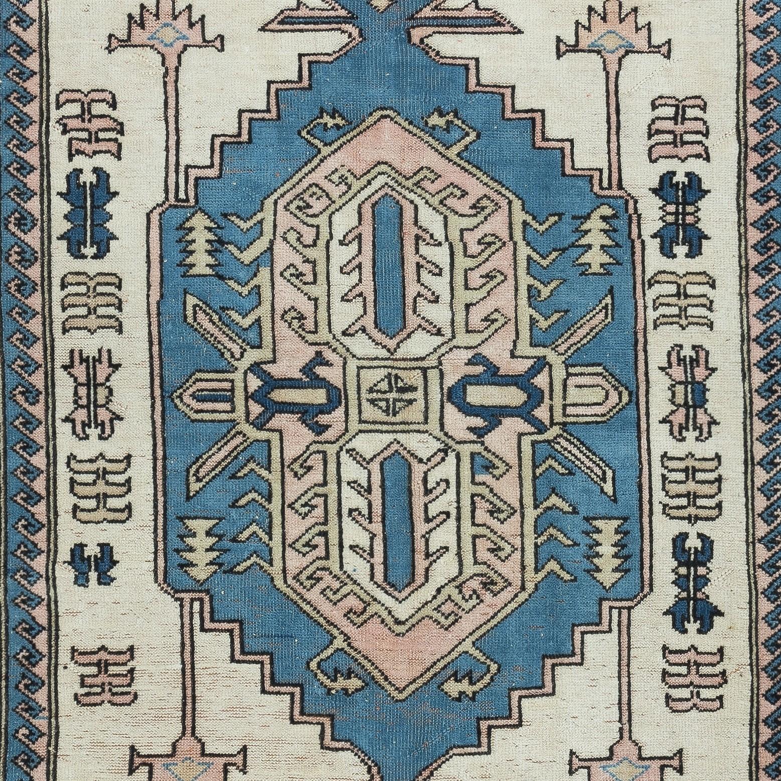 5.8x8.6 Ft One of a kind Vintage Handmade Turkish Area Rug. 100% Wool In Good Condition For Sale In Spring Valley, NY