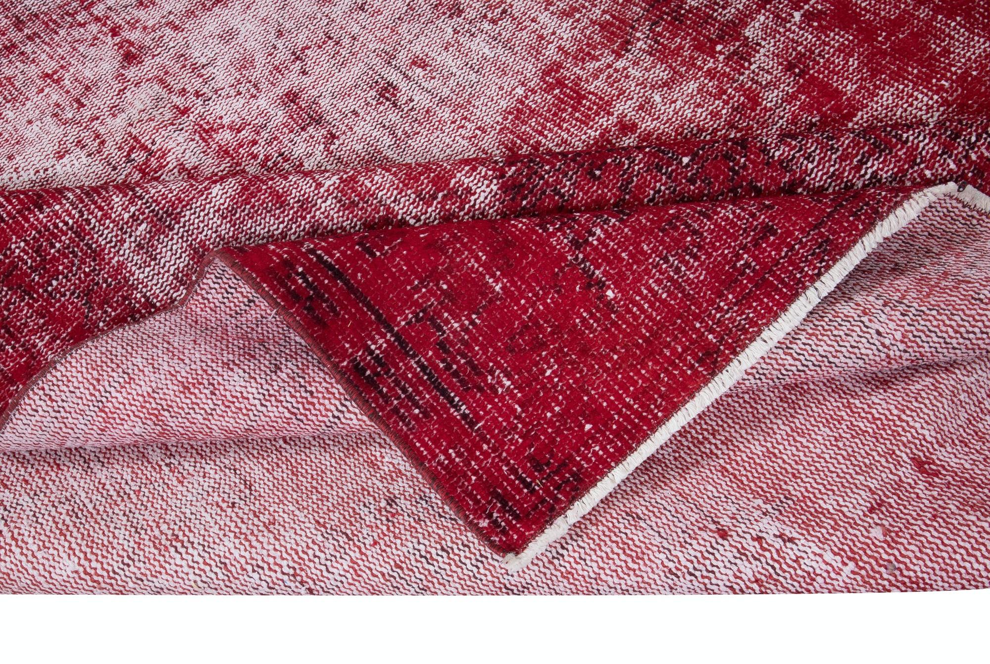 5.8x9 Ft Distressed Türkischer handgefertigter Teppich in Rot, ideal für moderne Innenräume (Moderne) im Angebot