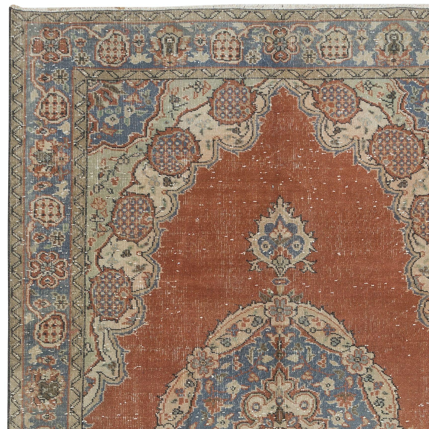 5.8x9 Ft Traditioneller handgeknüpfter türkischer Vintage-Teppich in Rot, Dunkelblau & Beige (Türkisch) im Angebot