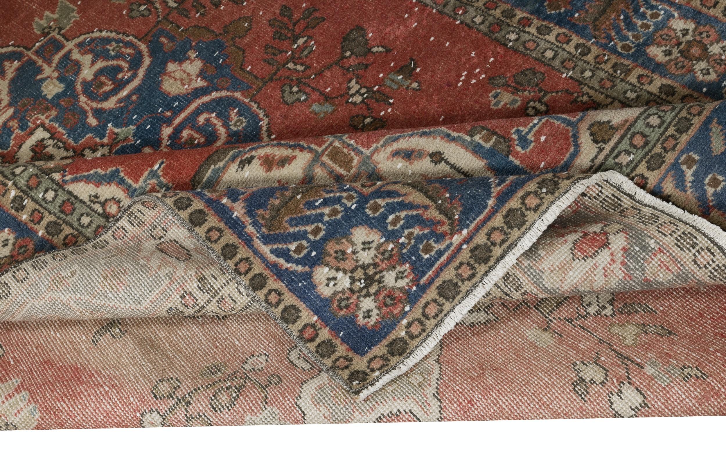 5.8x9 Ft handgefertigter türkischer Vintage-Teppich aus Wolle mit Medaillon-Design (Rustikal) im Angebot