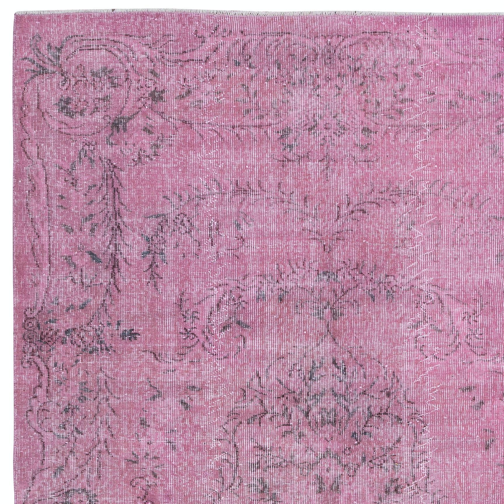 Turc 5.8x9.2 Ft Light Pink Wool Area Rug for Modern Interiors, Handmade in Turkey (Tapis de laine rose clair pour intérieurs modernes, fait à la main en Turquie) en vente