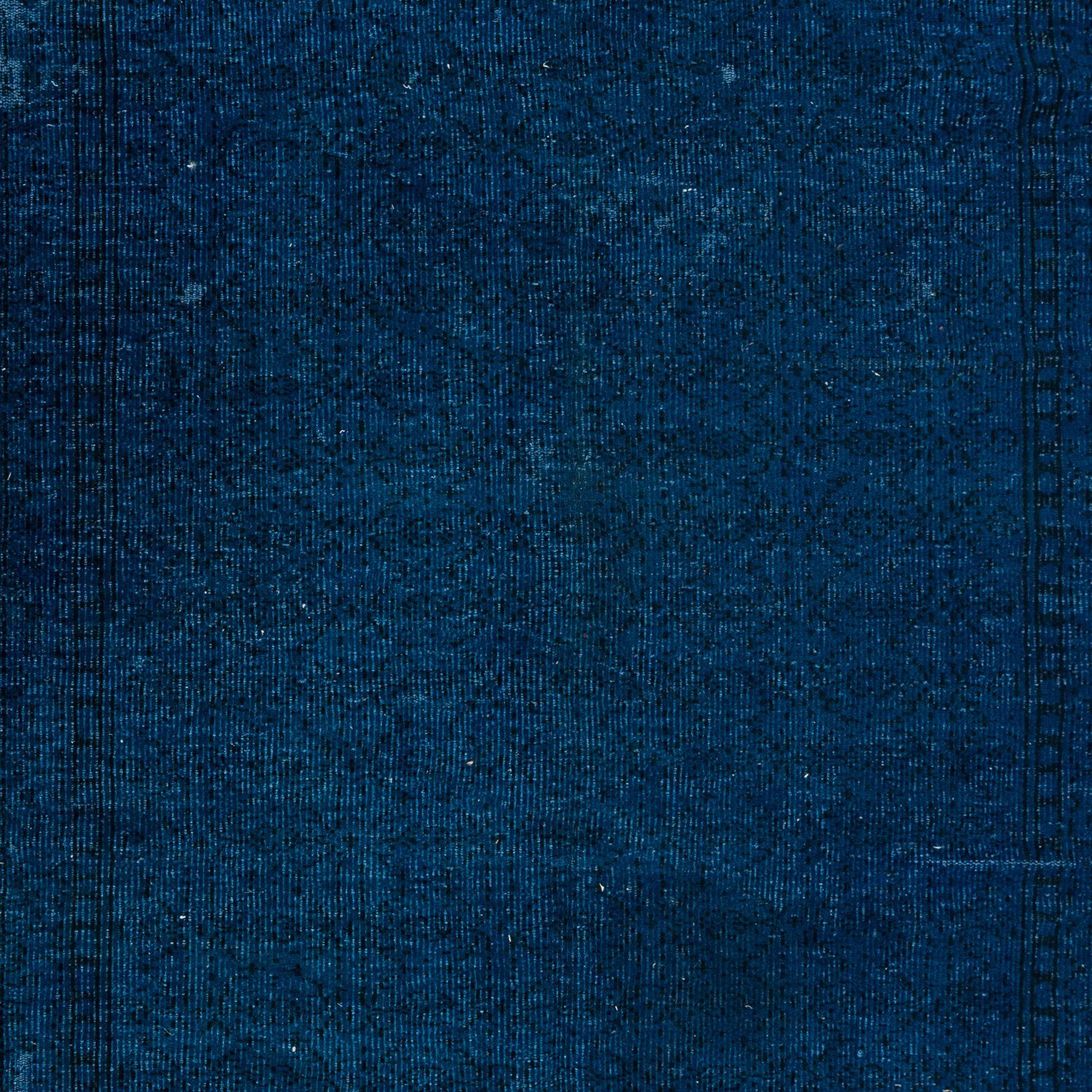 5.8x9.2 Ft Modern Living Room Carpet in Dark Blue, Hand Knotted Turkish Area Rug In Good Condition For Sale In Philadelphia, PA