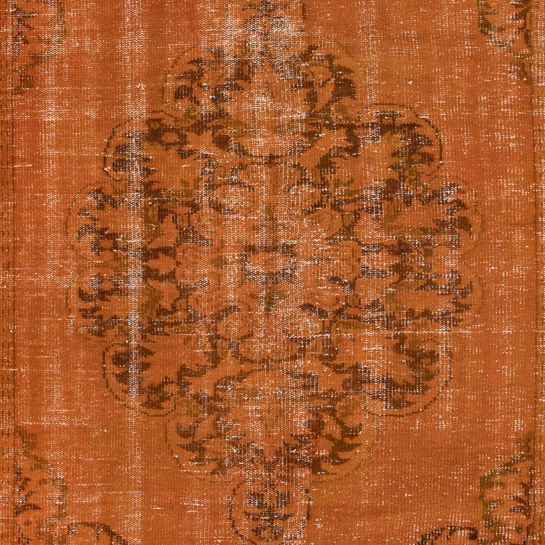5.8x9.3 Ft Contemporary Living Room Carpet in Orange, Hand-Made Turkish Area Rug In Good Condition For Sale In Philadelphia, PA