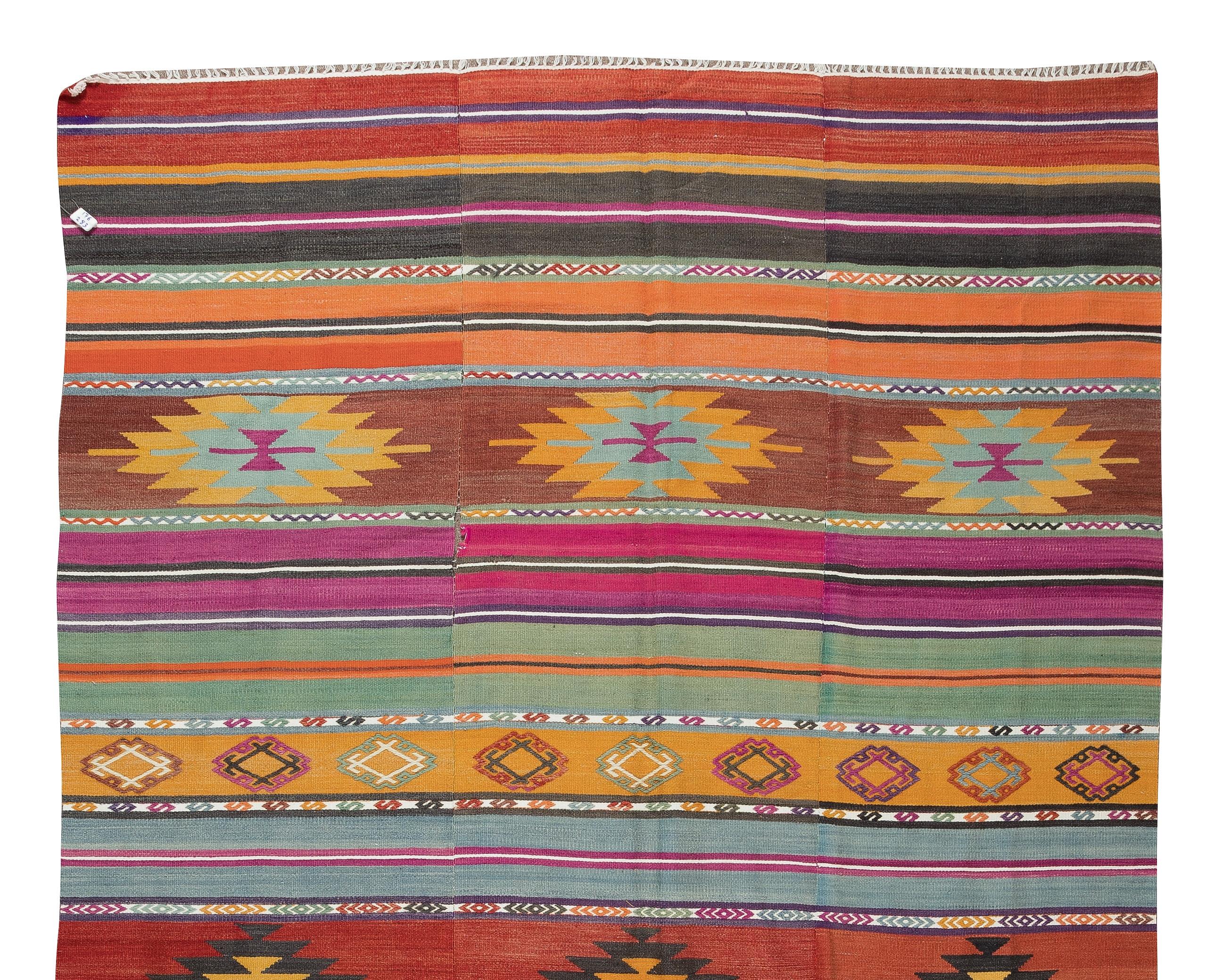 5.8x9.3 Ft Vintage Hand Woven Kilim, Colorful Rug, Turkish Carpet, 100% Wool In Good Condition For Sale In Philadelphia, PA