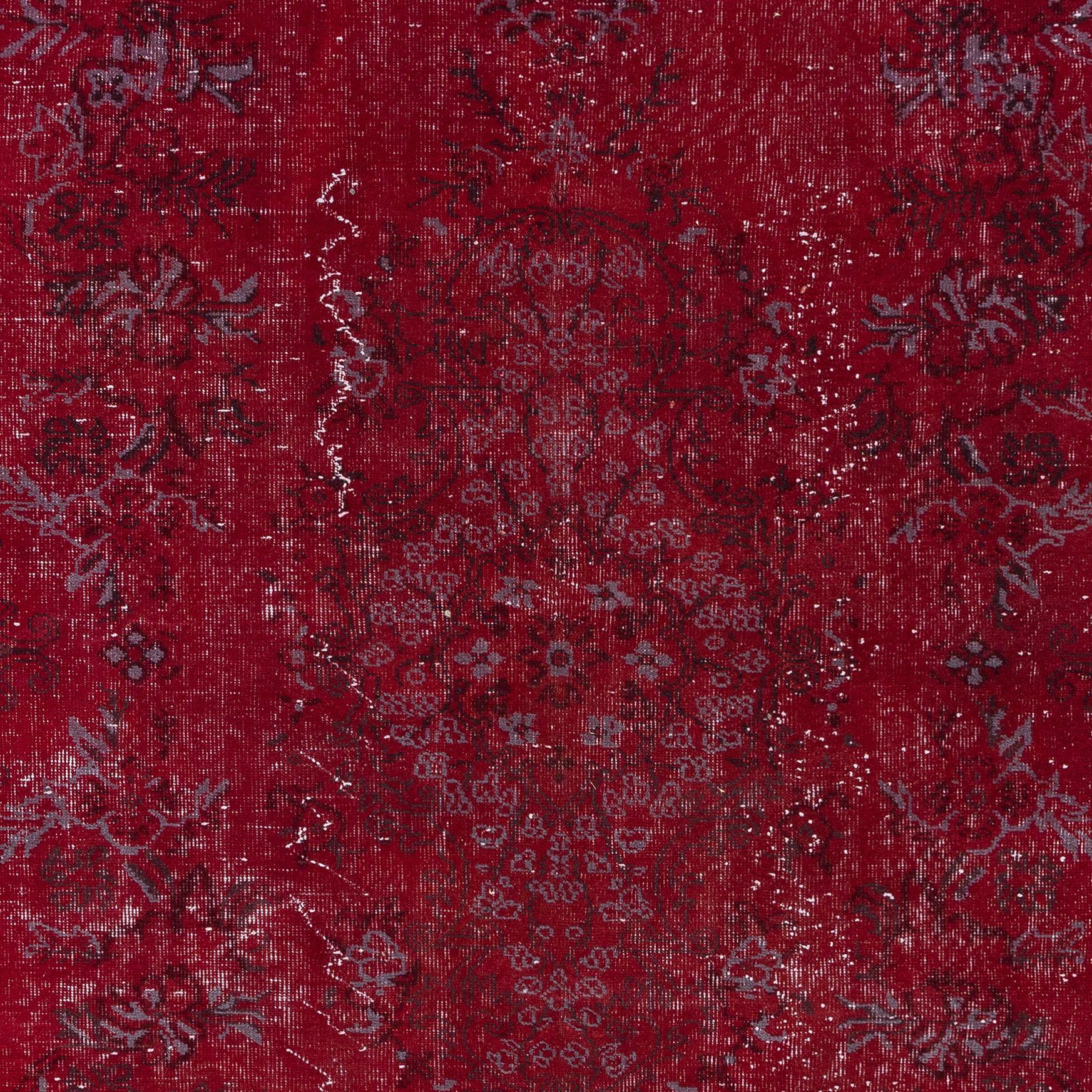 5.8x9.4 Ft Handknotted Turkish Rug in Dark Red, Ideal for Contemporary Interiors In Good Condition For Sale In Philadelphia, PA