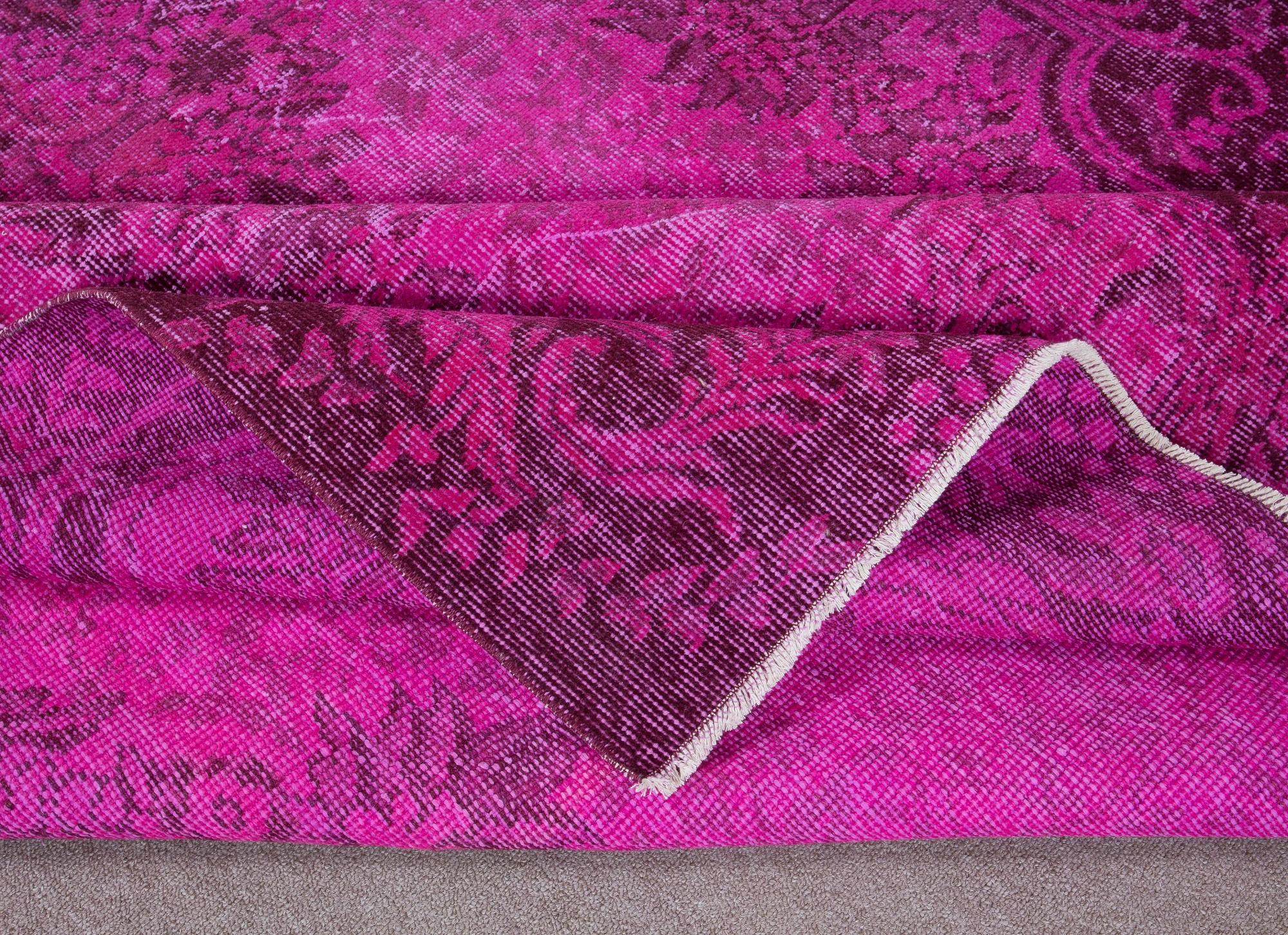 Turkish 5.8x9.6 Ft Pink Area Rug, Handknotted in Turkey, Ideal for Modern Interiors For Sale