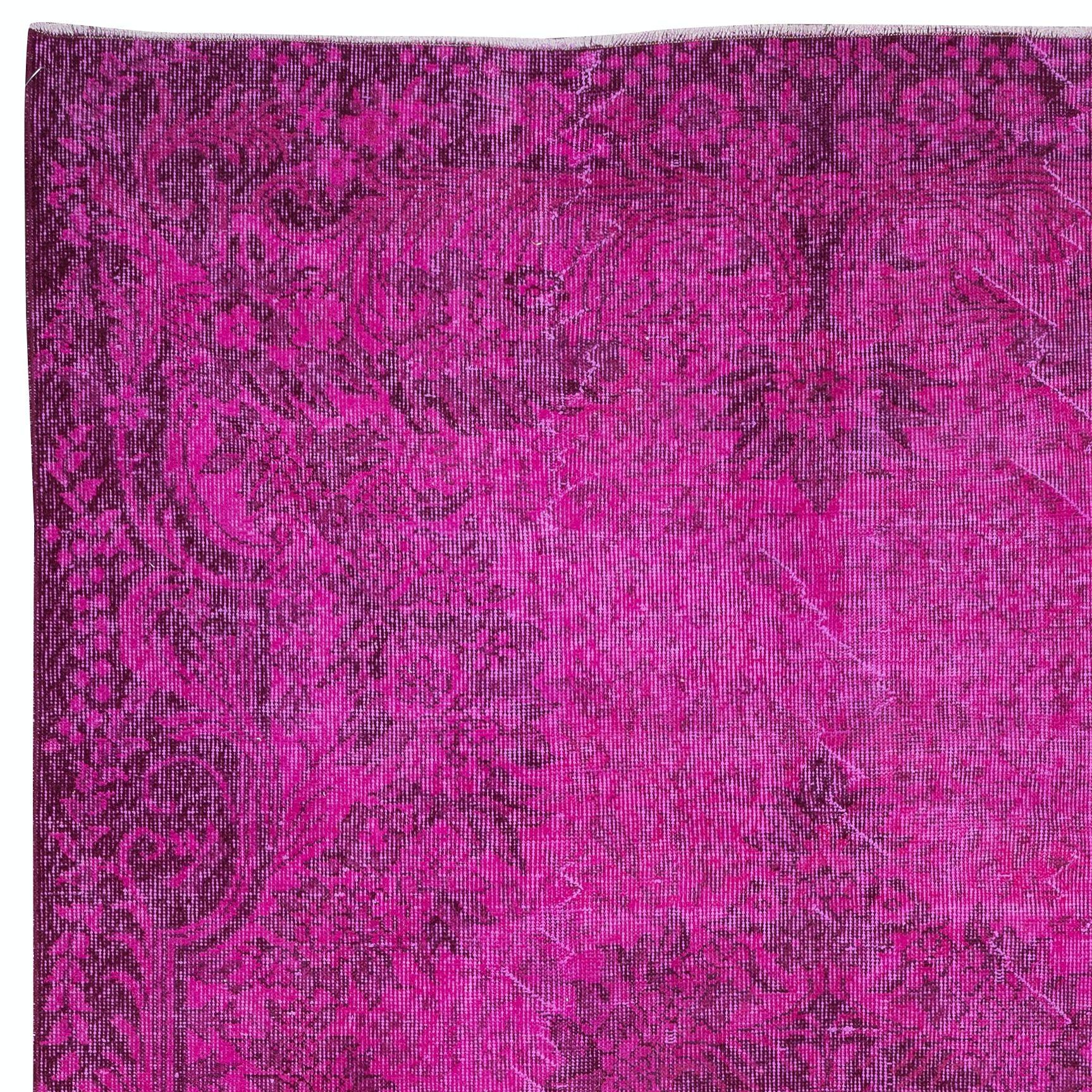 Hand-Woven 5.8x9.6 Ft Pink Area Rug, Handknotted in Turkey, Ideal for Modern Interiors For Sale