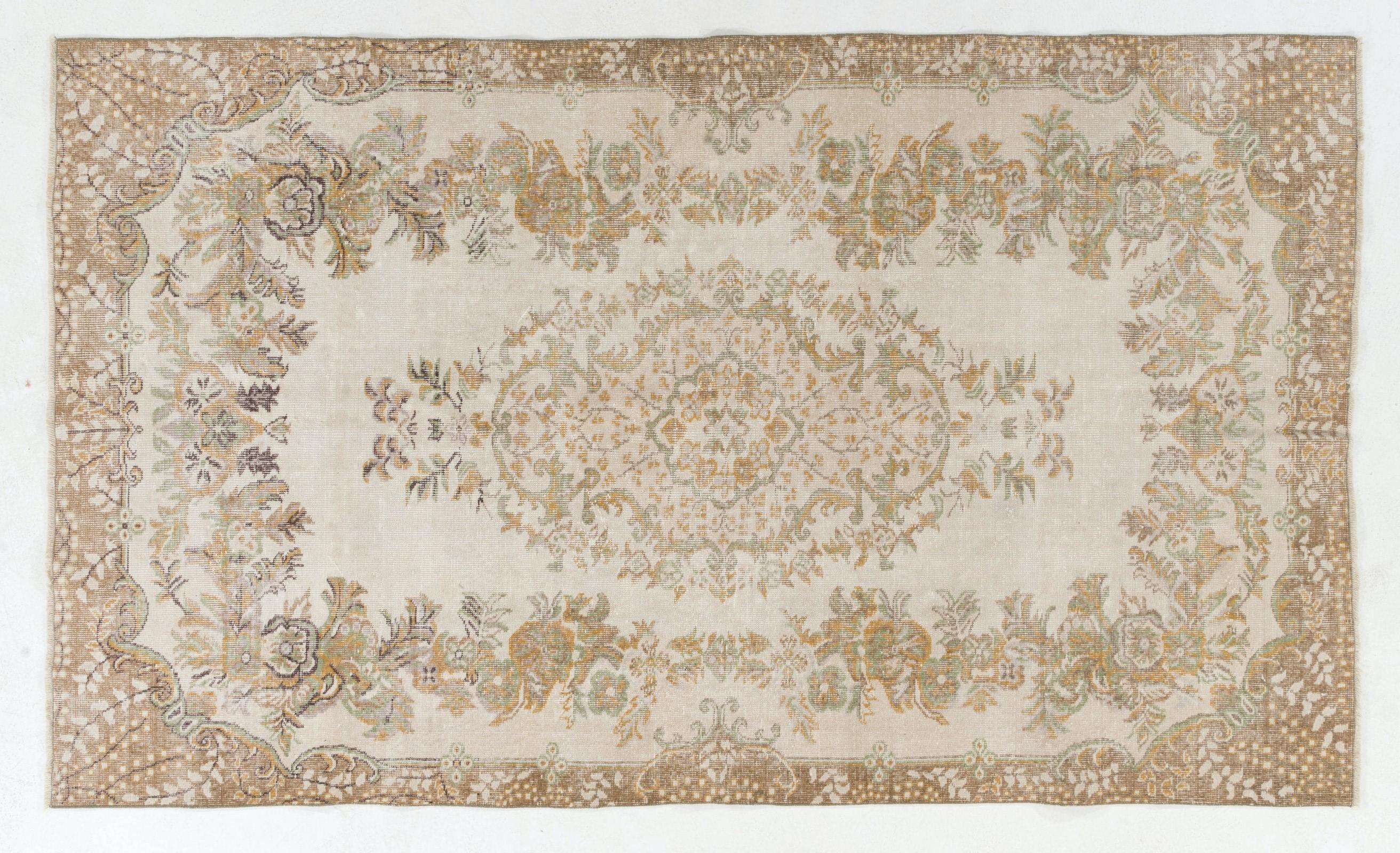 Hand-Knotted Vintage Anatolian Area Rug with Floral Medallion Design In Good Condition For Sale In Philadelphia, PA