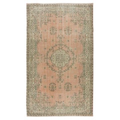 Tapis anatolien vintage fait à la main à motif de médaillon rouge, beige et vert 5,8x9,8 Ft