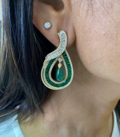 Sunita Nahata Emerald 5.90ct. Earring in 18KYG with Chalcedony and Diamond.