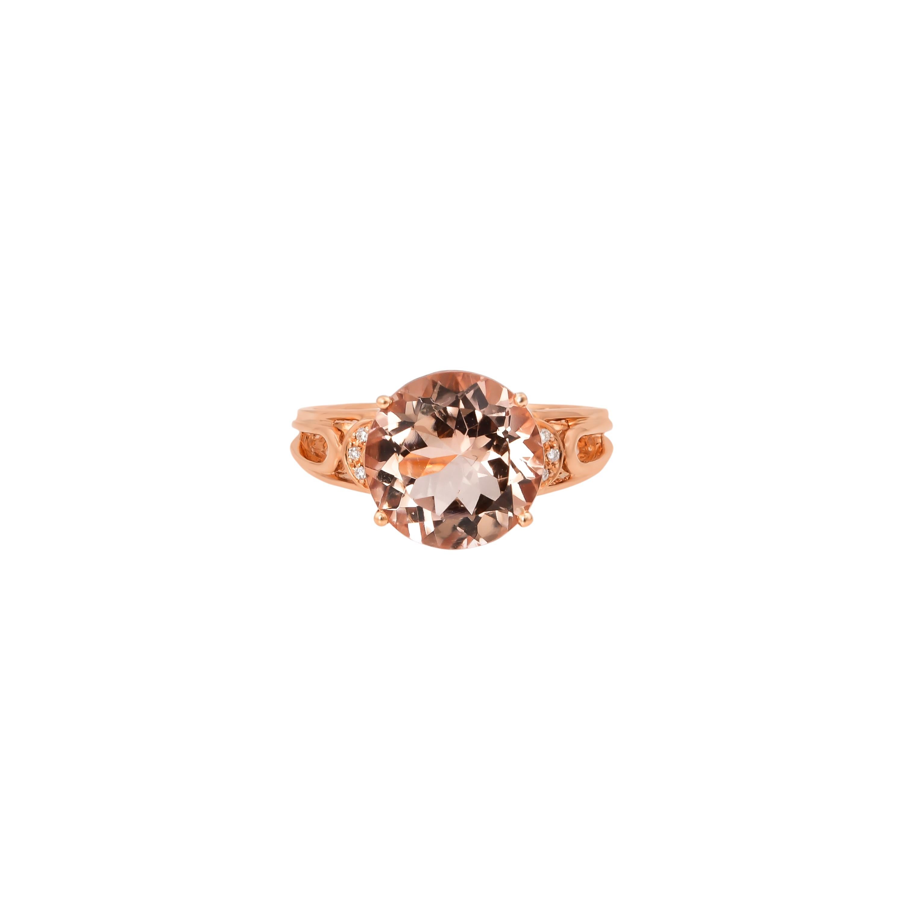 5.9 Carat Morganite and Diamond Ring in 18 Karat Rose Gold In New Condition For Sale In Hong Kong, HK