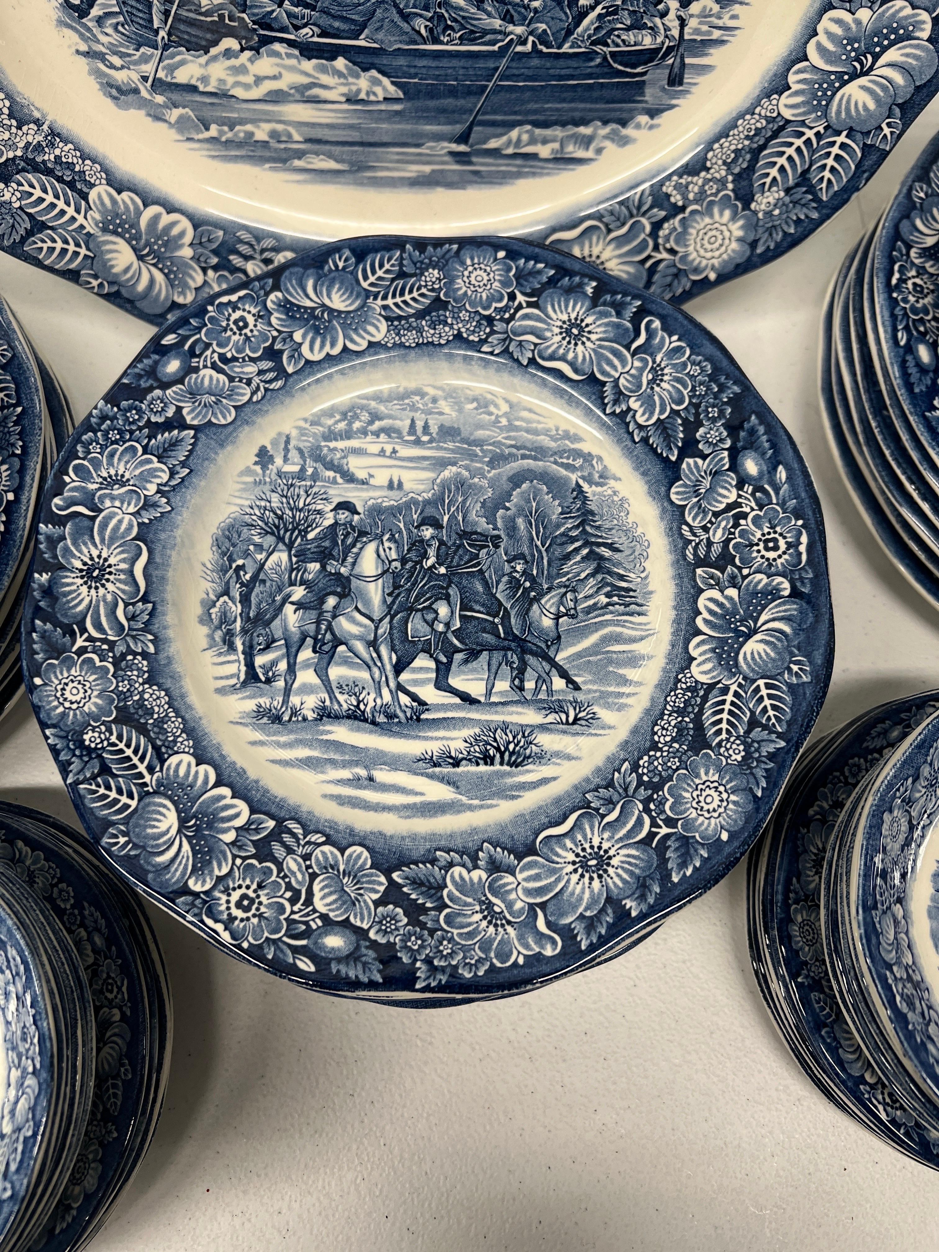Juego de 59 piezas de vajilla Liberty Blue Staffordshire Ironstone China Azul y Blanca 2
