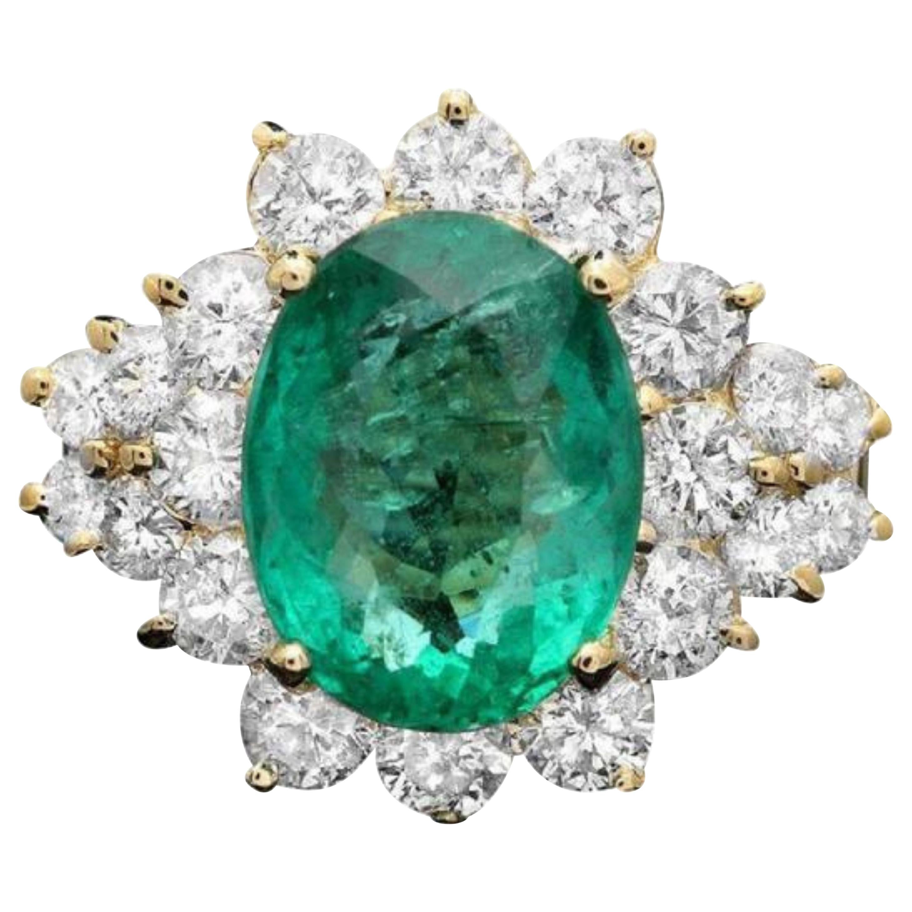 5.90 Carat Natural Emerald and Diamond 14 Karat Solid Yellow Gold Ring For Sale
