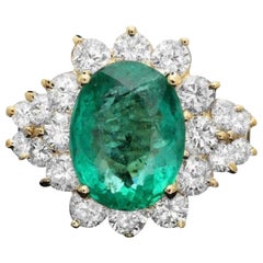 Ring aus 14 Karat massivem Gelbgold mit 5,90 Karat natürlichem Smaragd und Diamant