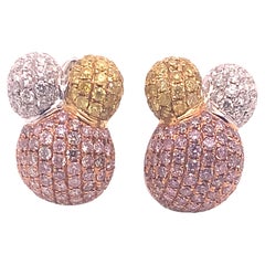 5,90 Karat natürlicher rosa & gelber Diamant-Ohrring aus 18 Karat dreifarbigem Gold
