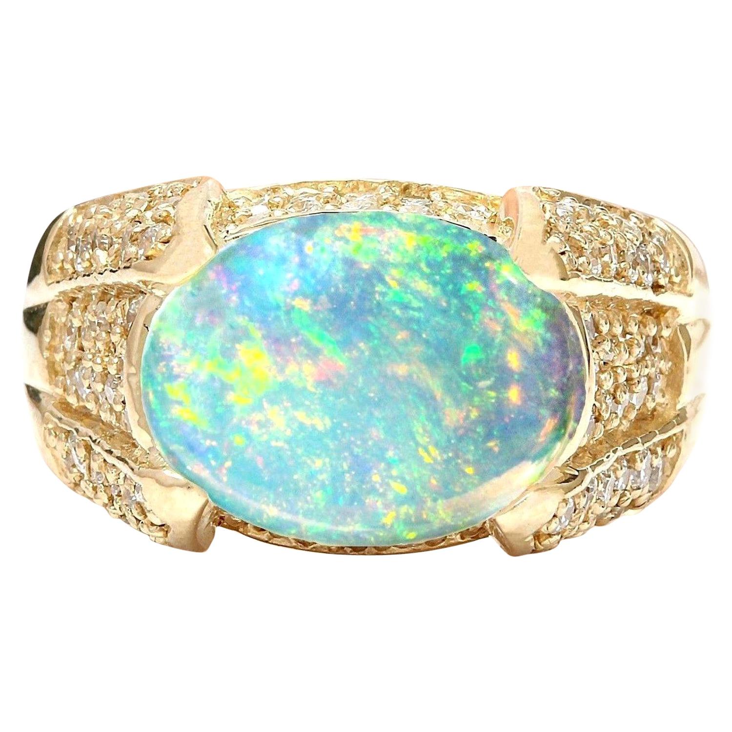 Ring aus 14 Karat massivem Gelbgold mit natürlichem Opal und Diamant im Angebot