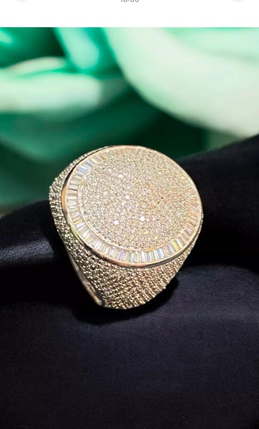 Mixed Cut 5.90 Carat  Pavè Natural Diamonds Unisex Gold Band For Sale