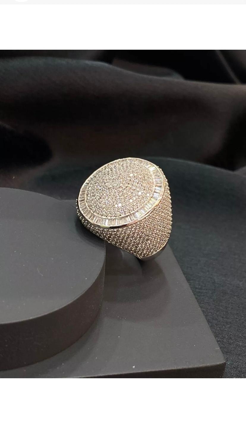 5.90 Carat  Pavè Natural Diamonds Unisex Gold Band For Sale 1