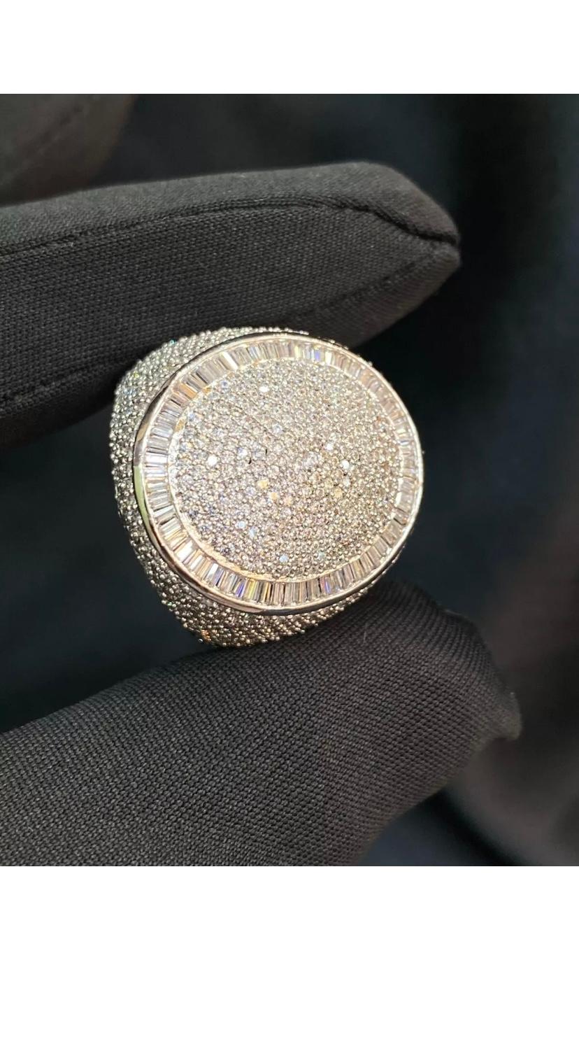 5.90 Carat  Pavè Natural Diamonds Unisex Gold Band For Sale 3