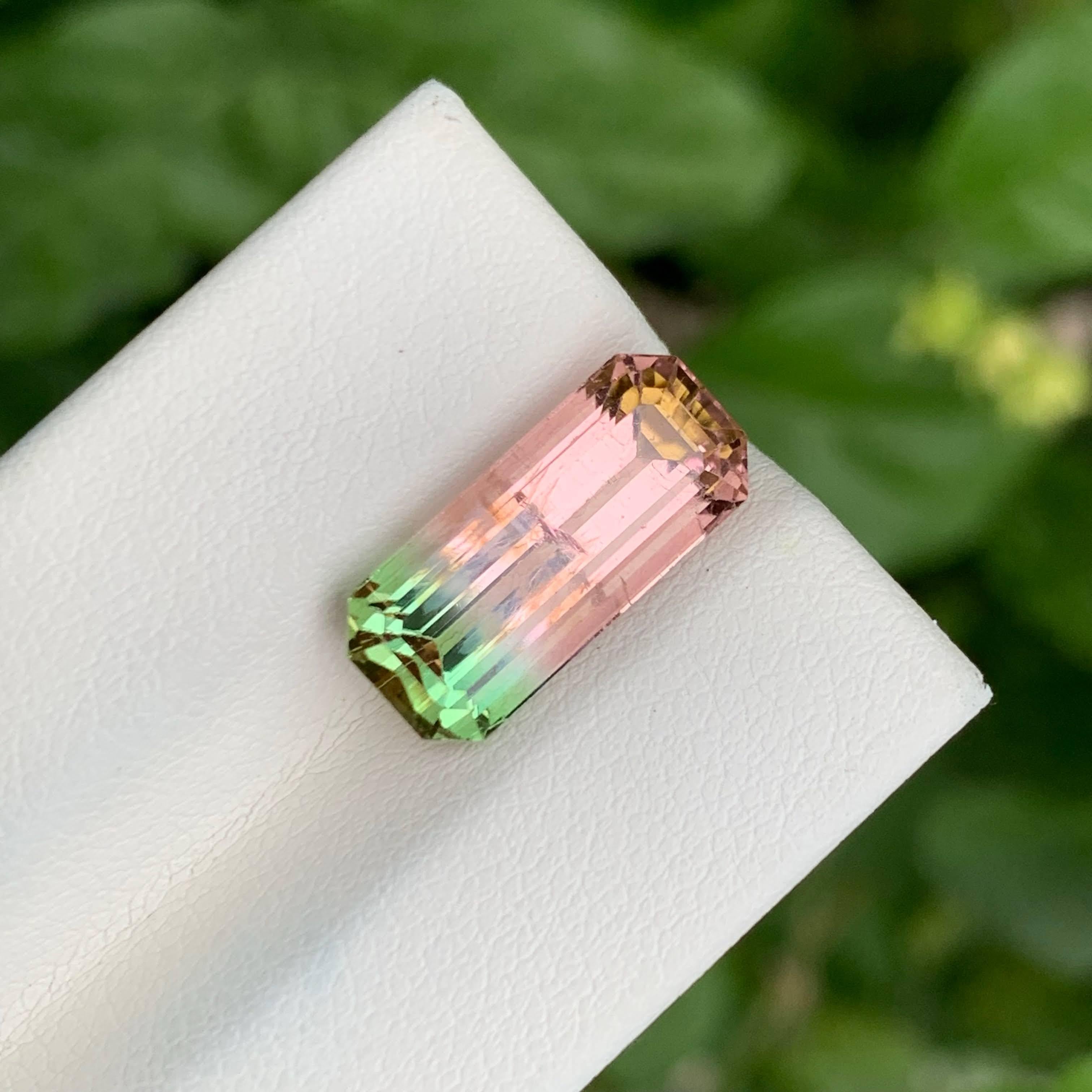 Pierre précieuse afghane tourmaline bicolore taille émeraude de 5.90 carats Unisexe en vente