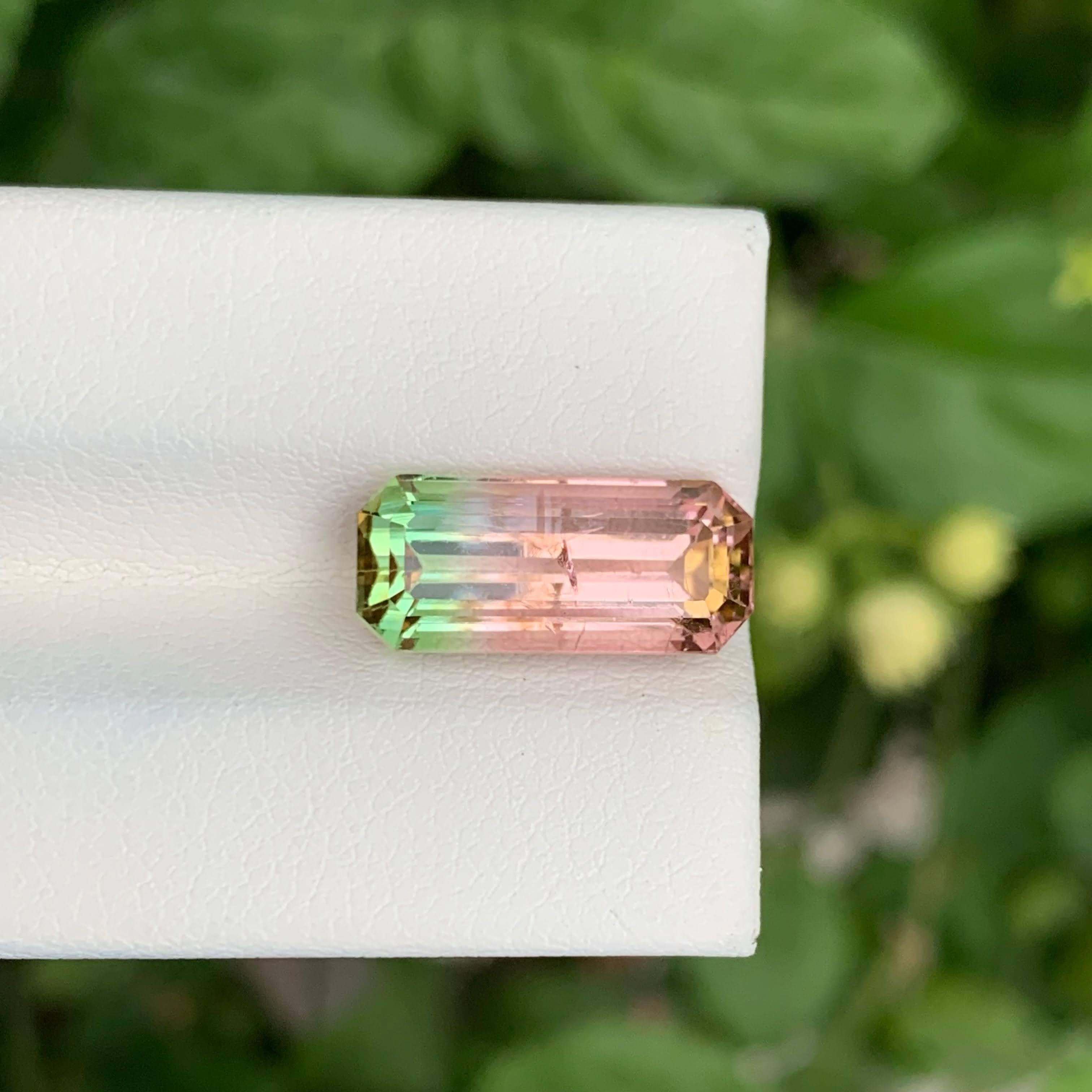 Pierre précieuse afghane tourmaline bicolore taille émeraude de 5.90 carats en vente 2