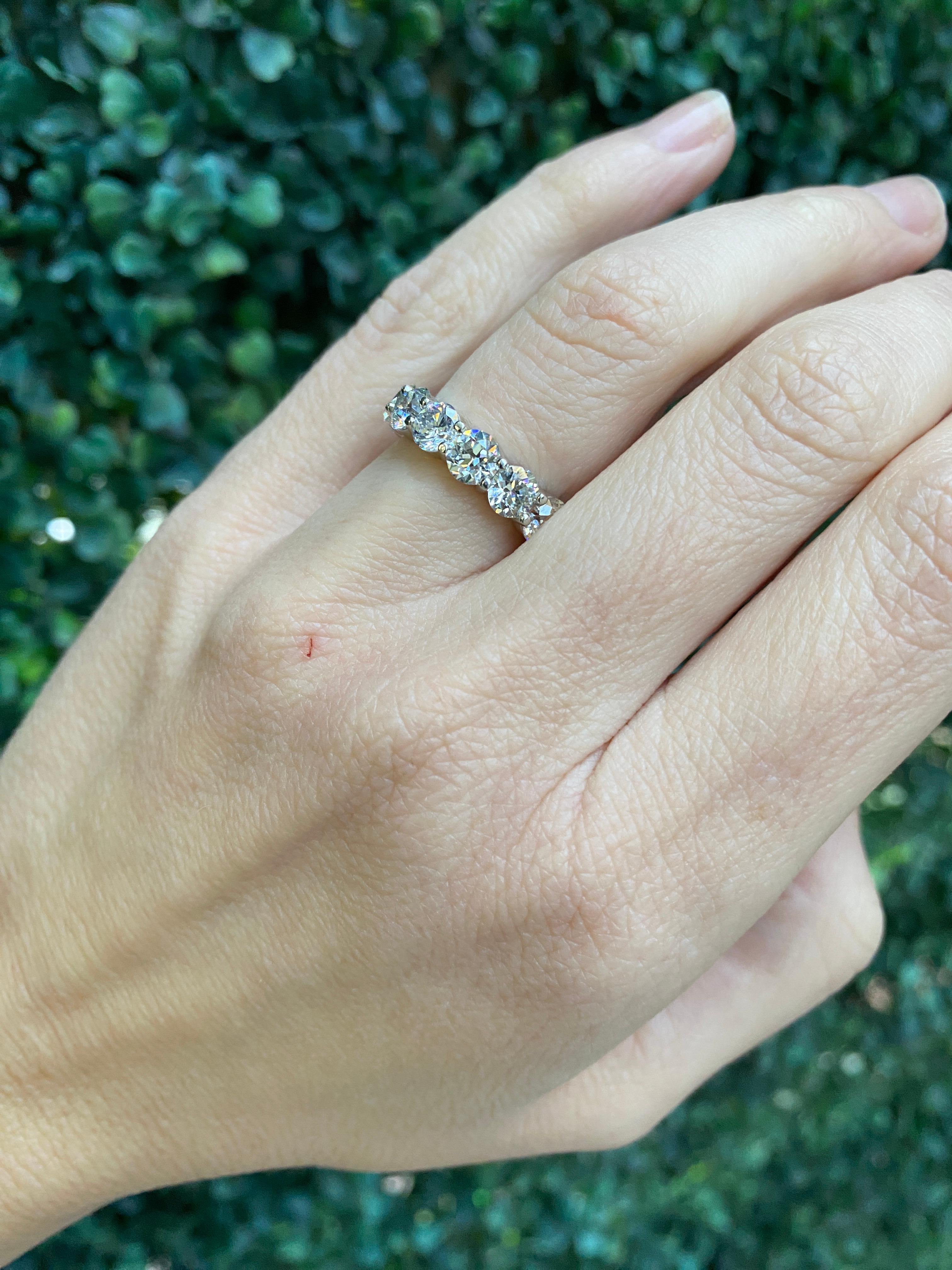 5.90ct Round Diamond Eternity Band, H VS in Platinum Band For Sale 5