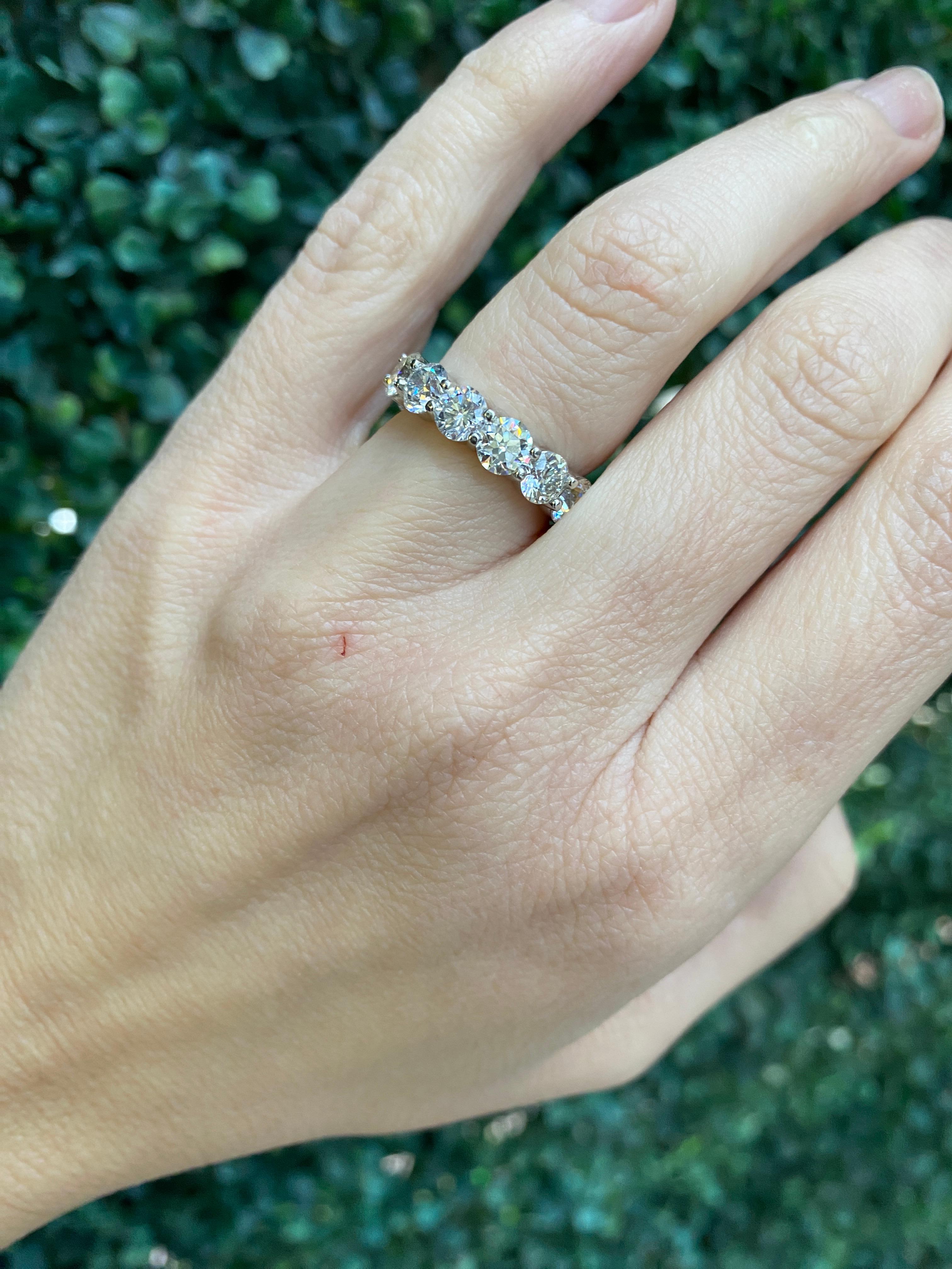 5.90ct Round Diamond Eternity Band, H VS in Platinum Band For Sale 6