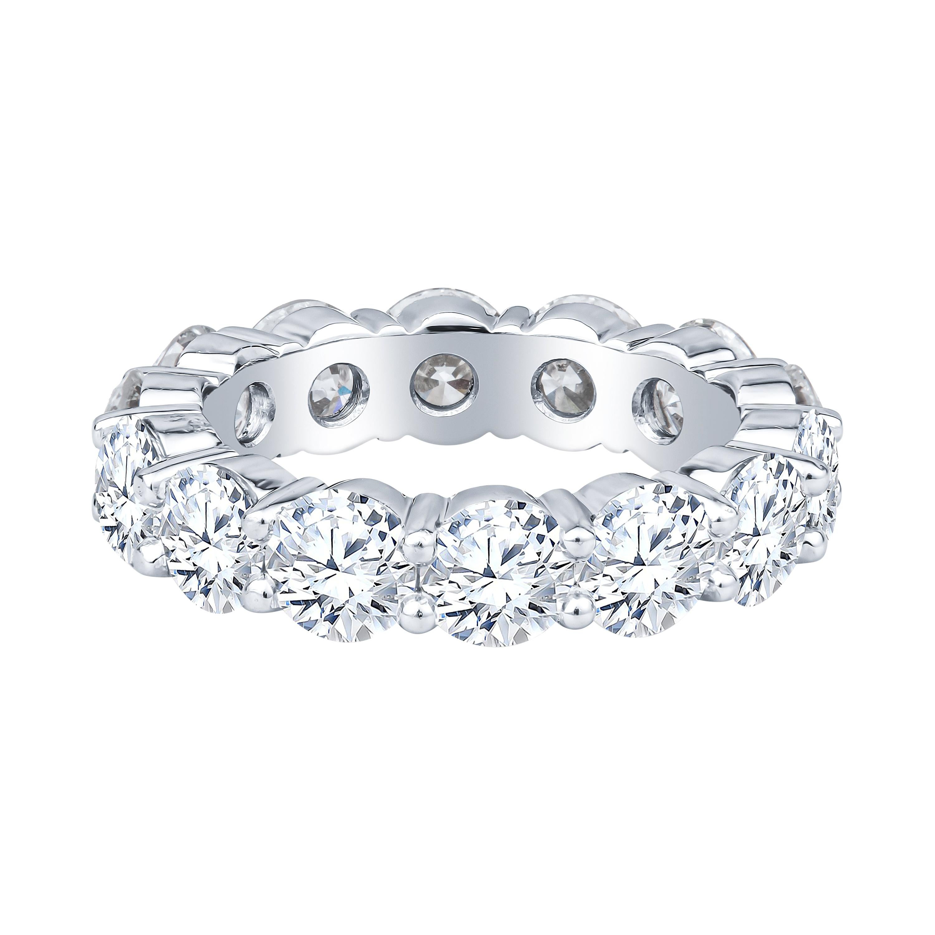 5.90ct Round Diamond Eternity Band, H VS in Platinum Band For Sale
