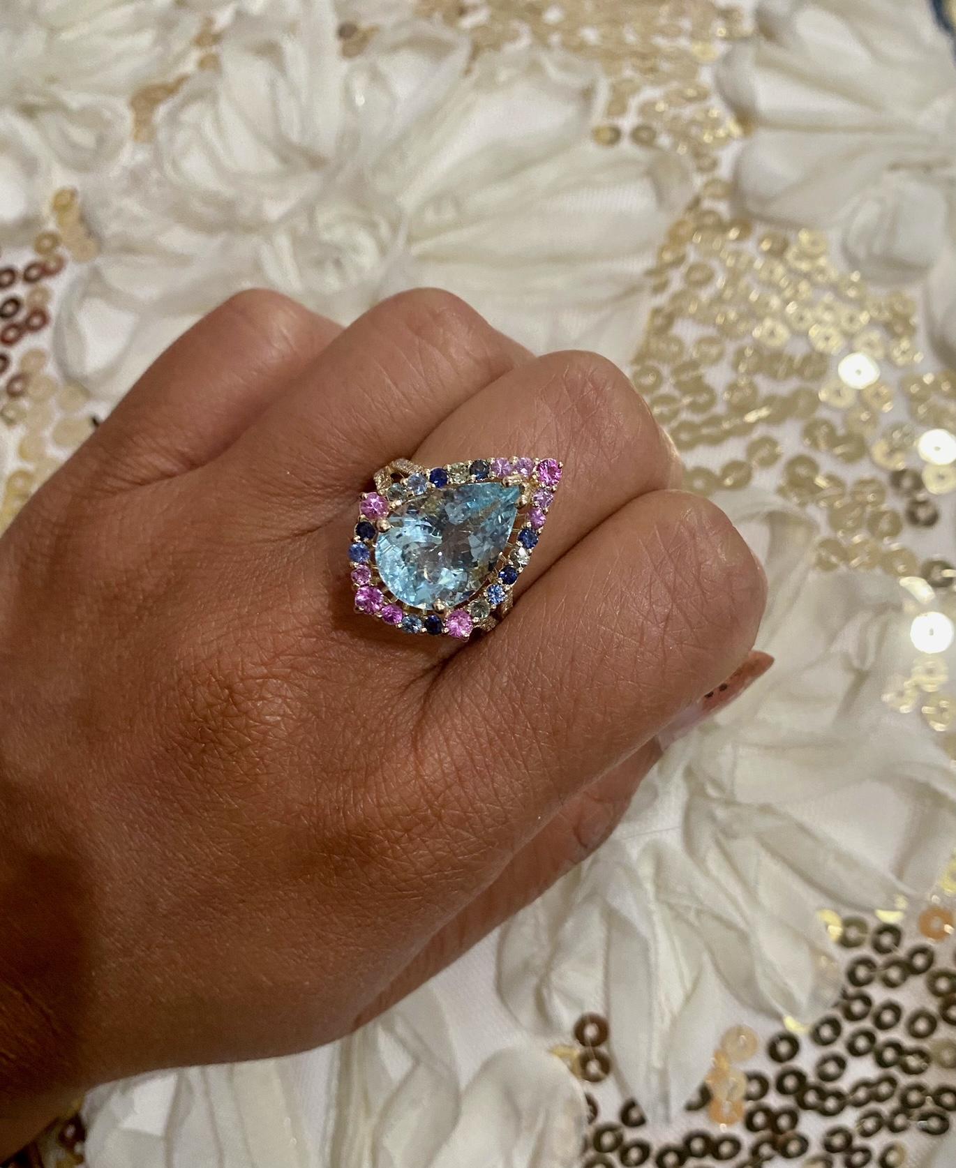 5.91 Carat Aquamarine Sapphire Diamond Yellow Gold Cocktail Ring In New Condition In Los Angeles, CA