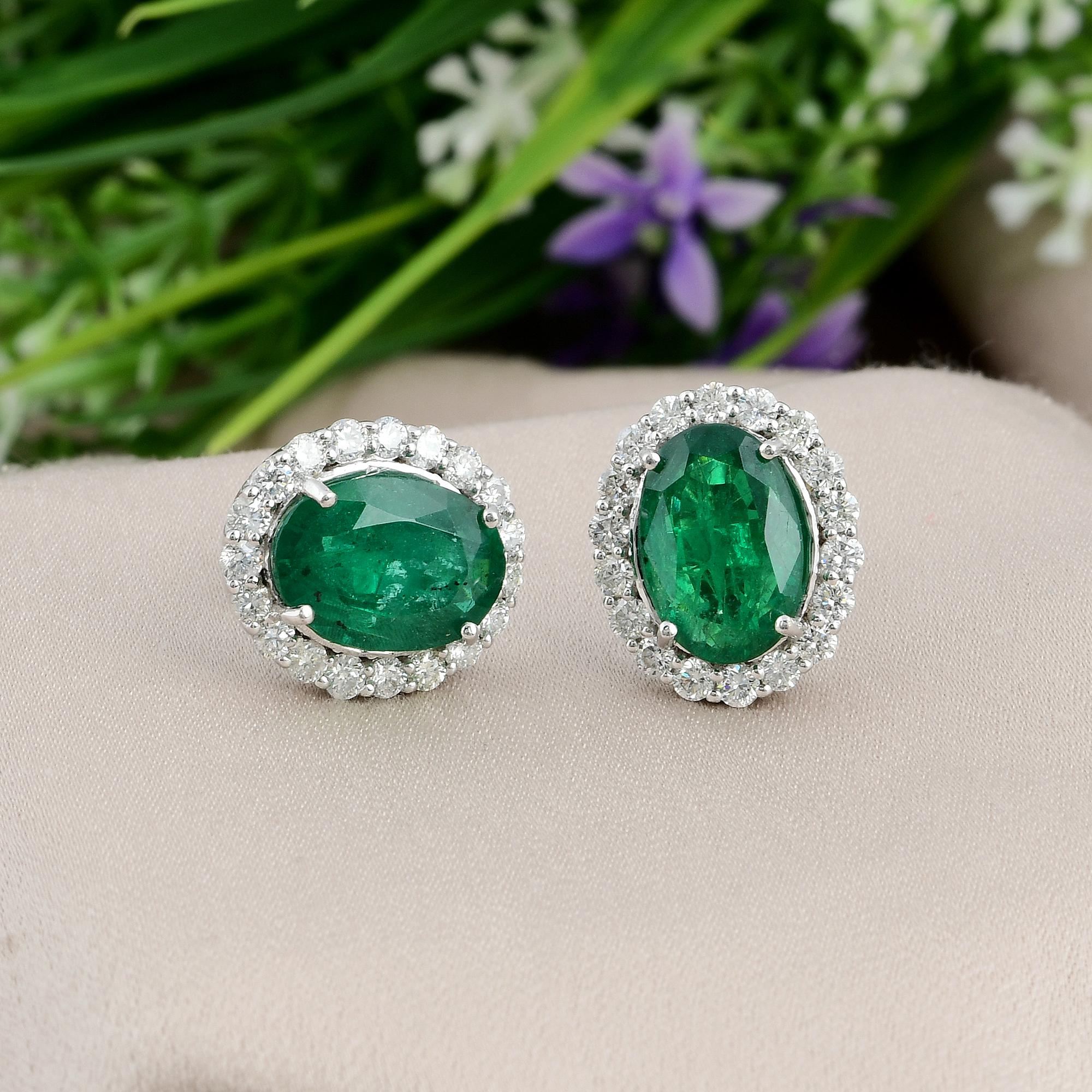 Ohrringe 5,91 Karat ovaler sambischer Smaragd 1,20 Karat SI/H Diamant 18k Weißgold (Moderne) im Angebot