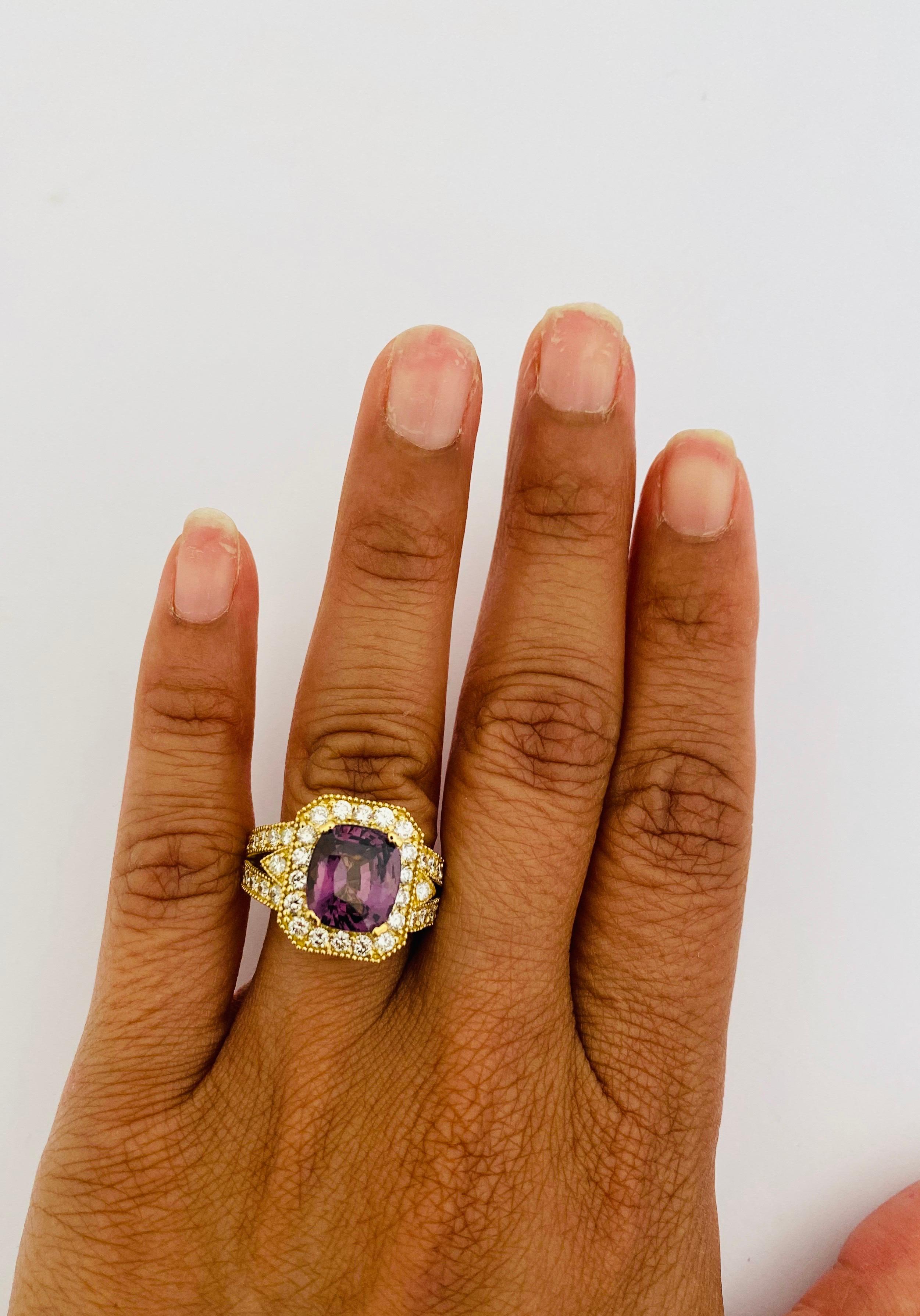 5.91 Carat Unheated Spinel Diamond 18 Karat Yellow Gold Ring In New Condition In Los Angeles, CA