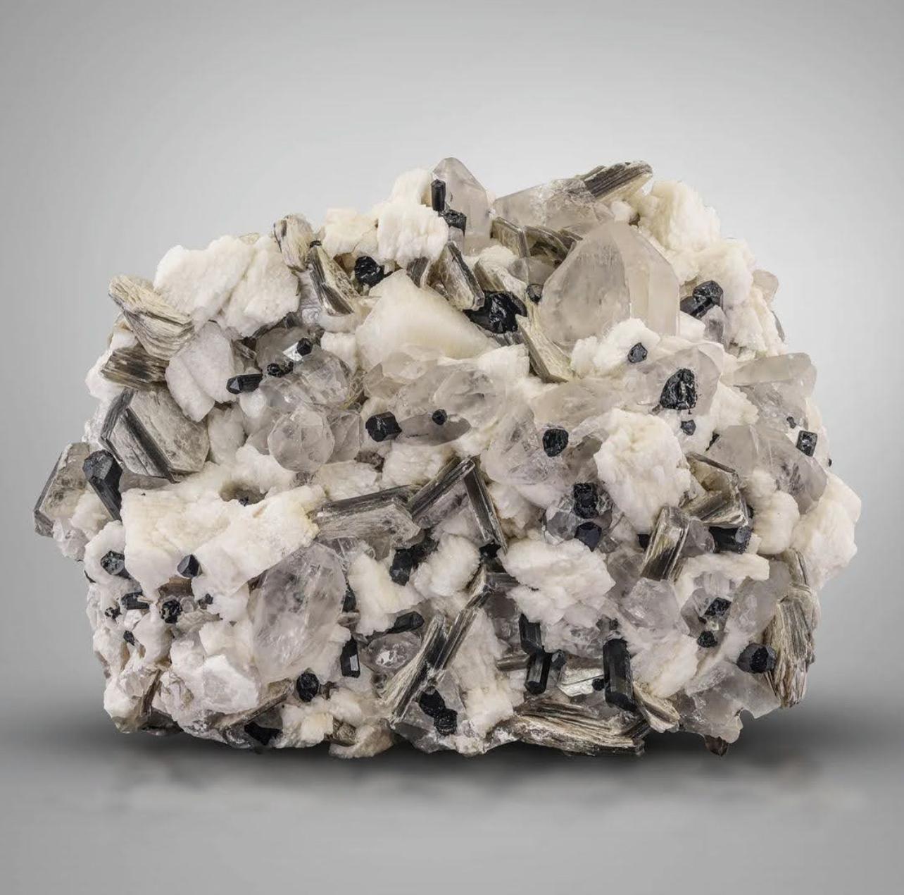 591 grammi di combinazione di Schorl con Albite e Muscovite dal Pakistan in vendita 3