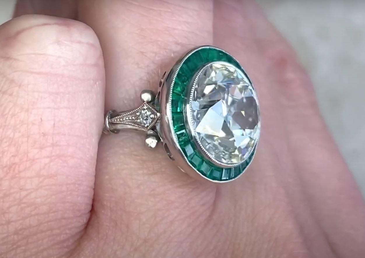 5.91ct Diamond Platinum Engagement Ring with a Stunning Calibre-Cut Emerald Halo In Excellent Condition For Sale In New York, NY
